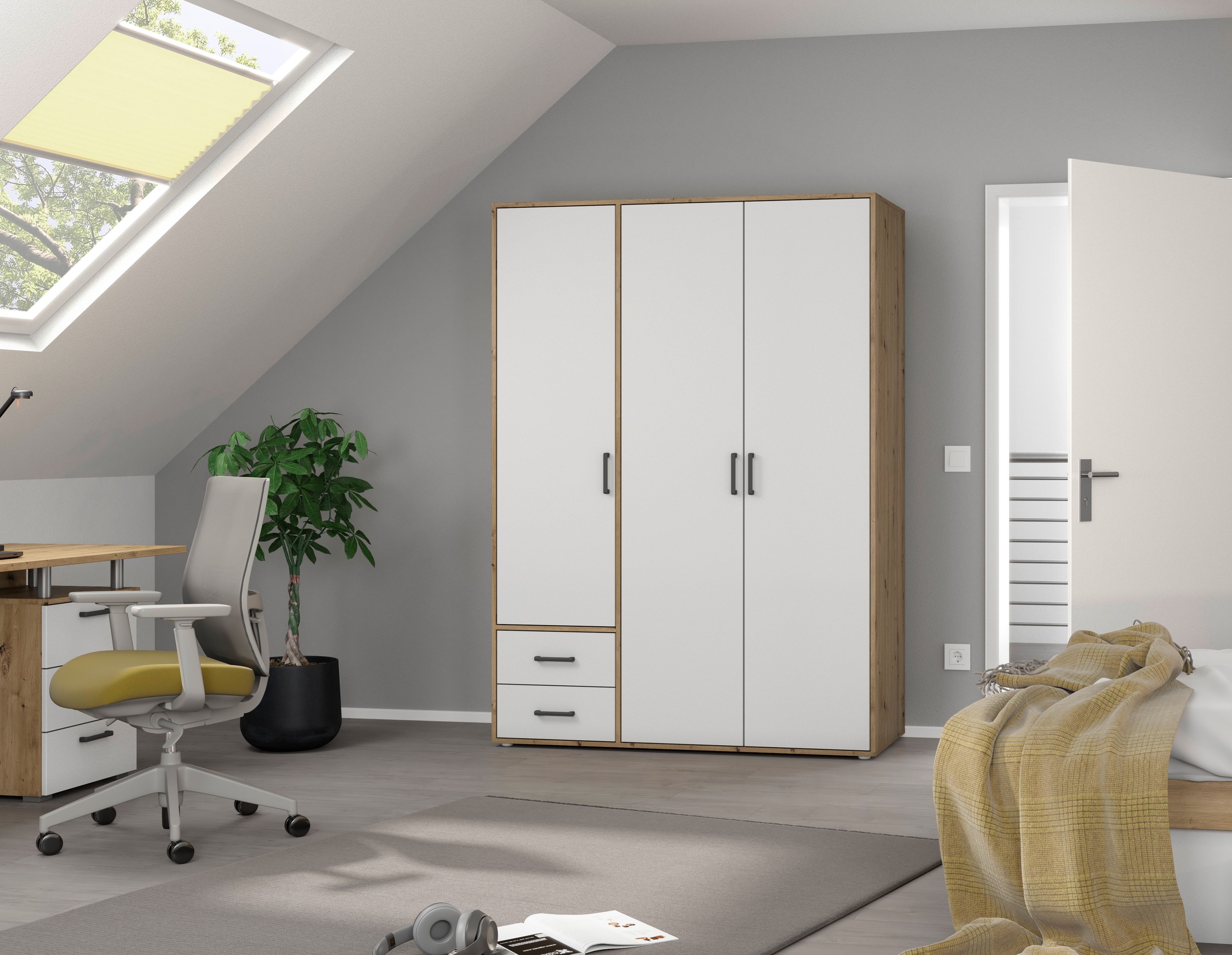 rauch Drehtürenschrank »Voyager, Kleiderschrank mit Außenschubkästen, Garderobe«, (in 3 verschiedenen Ausstattungen BASIC/CLASSIC/PREMIUM), Made in Germany