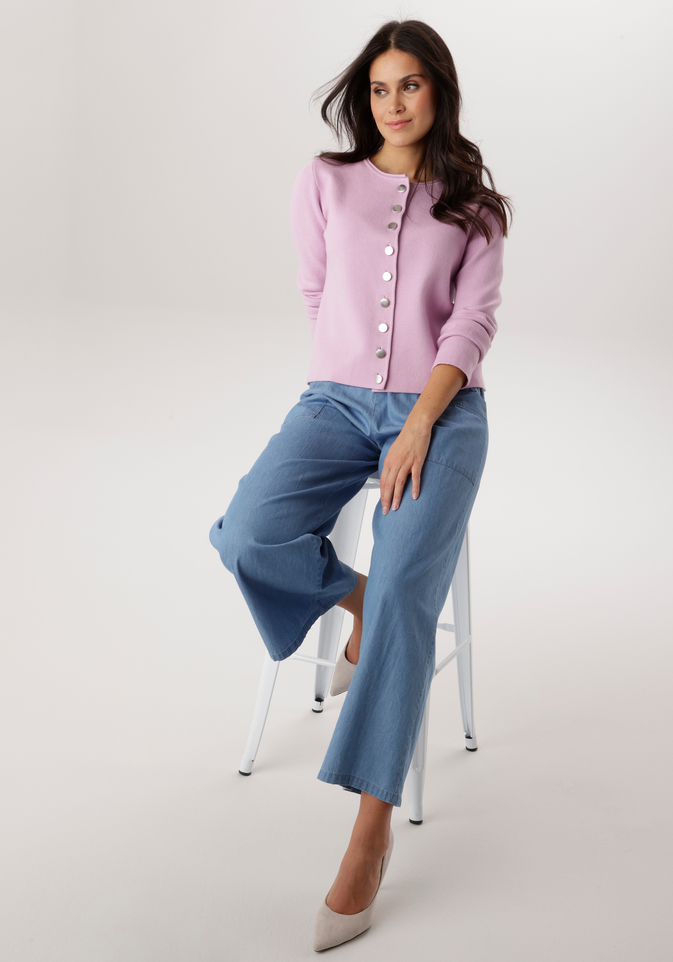 Aniston SELECTED Strickjacke mit Rollkante am Ausschnitt und schmucken Knöpfen - NEUE KOLLEKTION