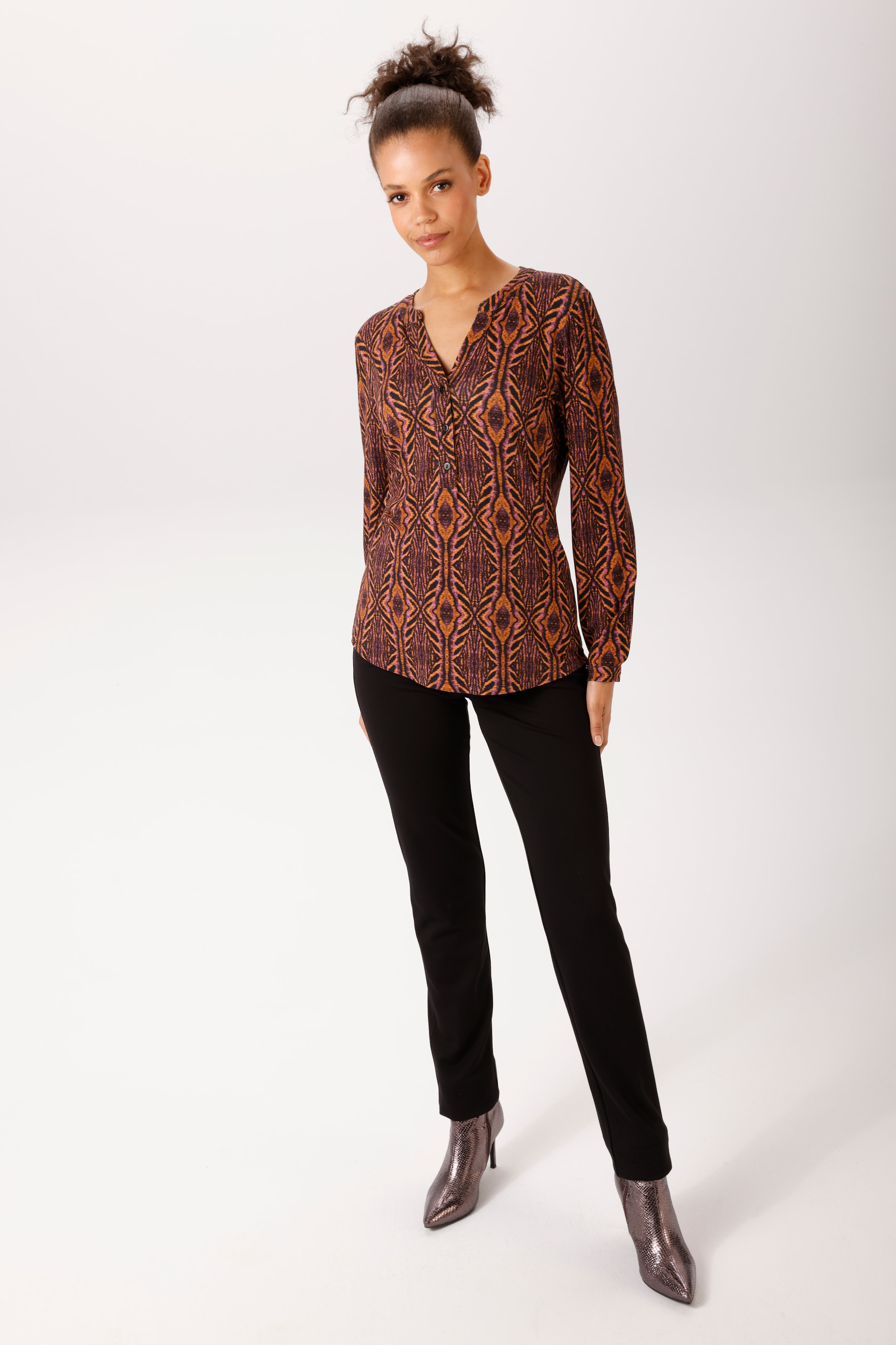Aniston CASUAL Schlupfbluse mit farbenfrohen, grafischen Druck - NEUE KOLLEKTION
