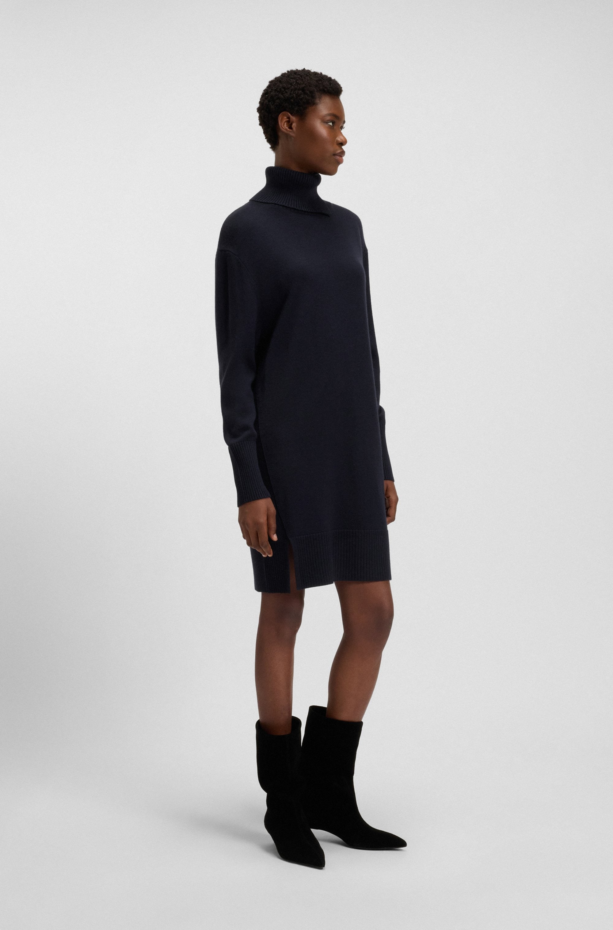 BOSS ORANGE Strickkleid »Feringatessa Premium Damenmode« Relaxed Fit, mit Schlitzdetails, Turtle Neck