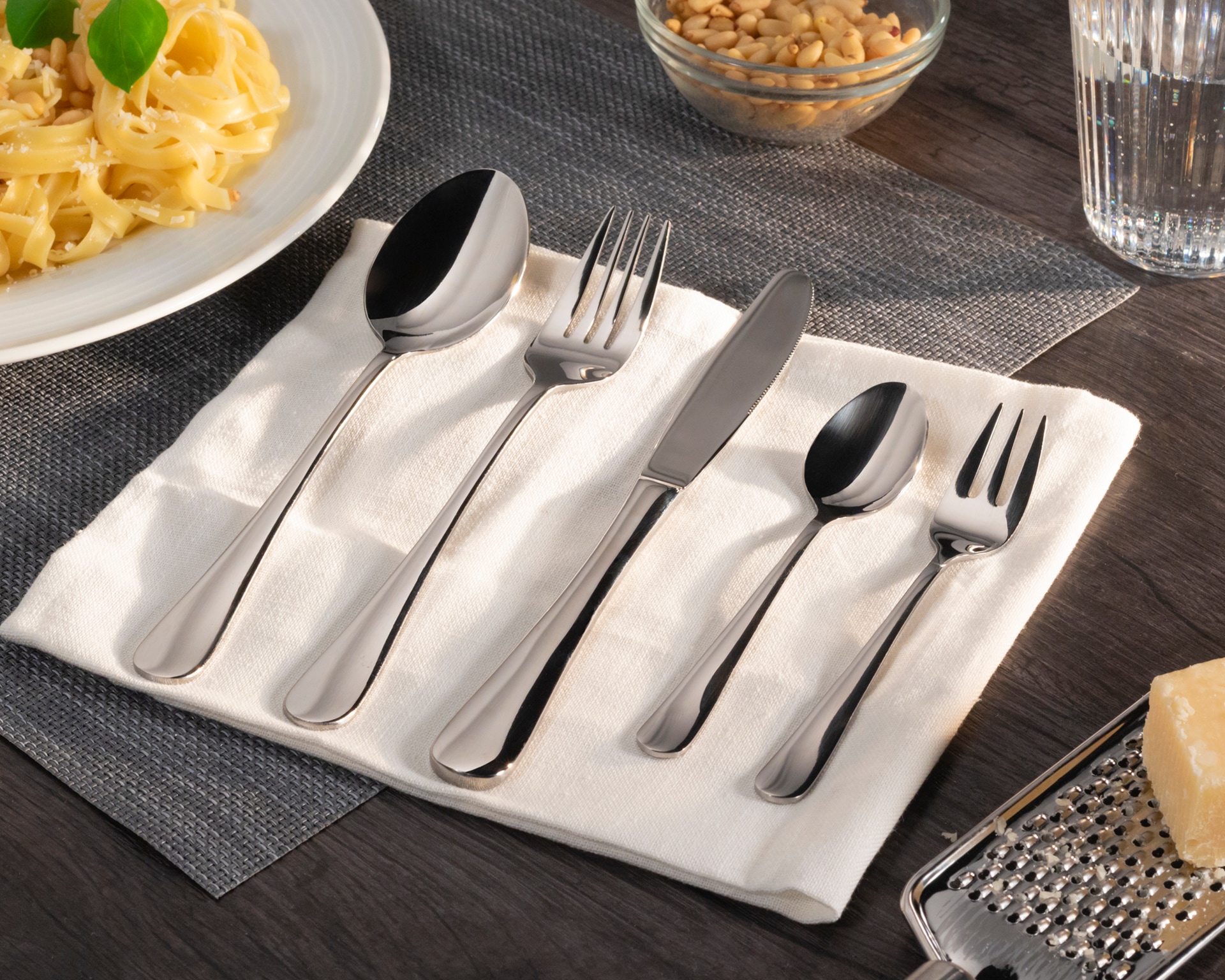 KING Bratpfanne »Küchenstart«, Aluminiumguss, (Set), Küchenmesser, Scheren, Besteck, Bratpfanne + Deckel Ø 24 cm,Induktion