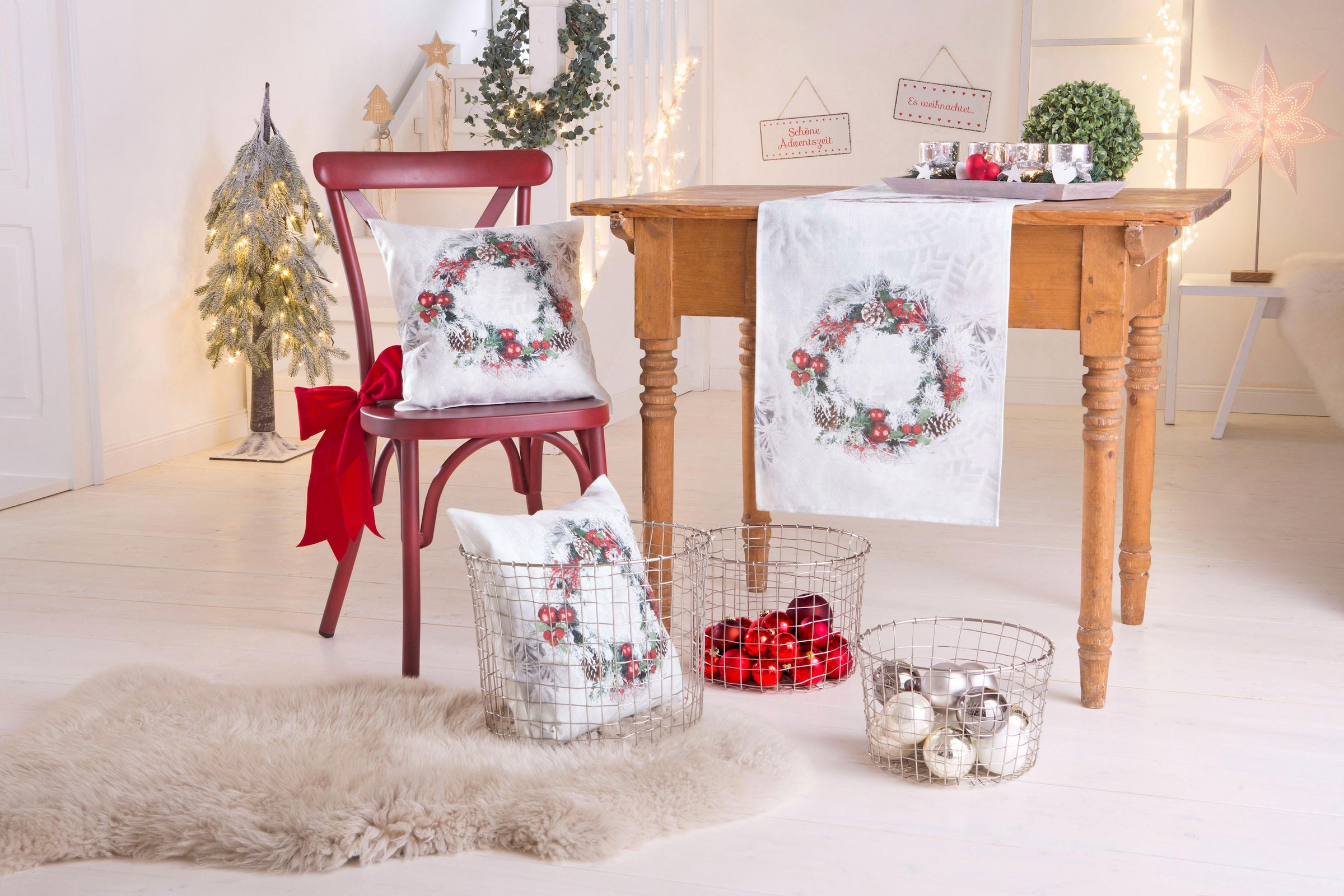 HOSSNER - HOMECOLLECTION Kissenhülle »Kranz, Weihnachtsdeko«, (2 St.), Winterzeit