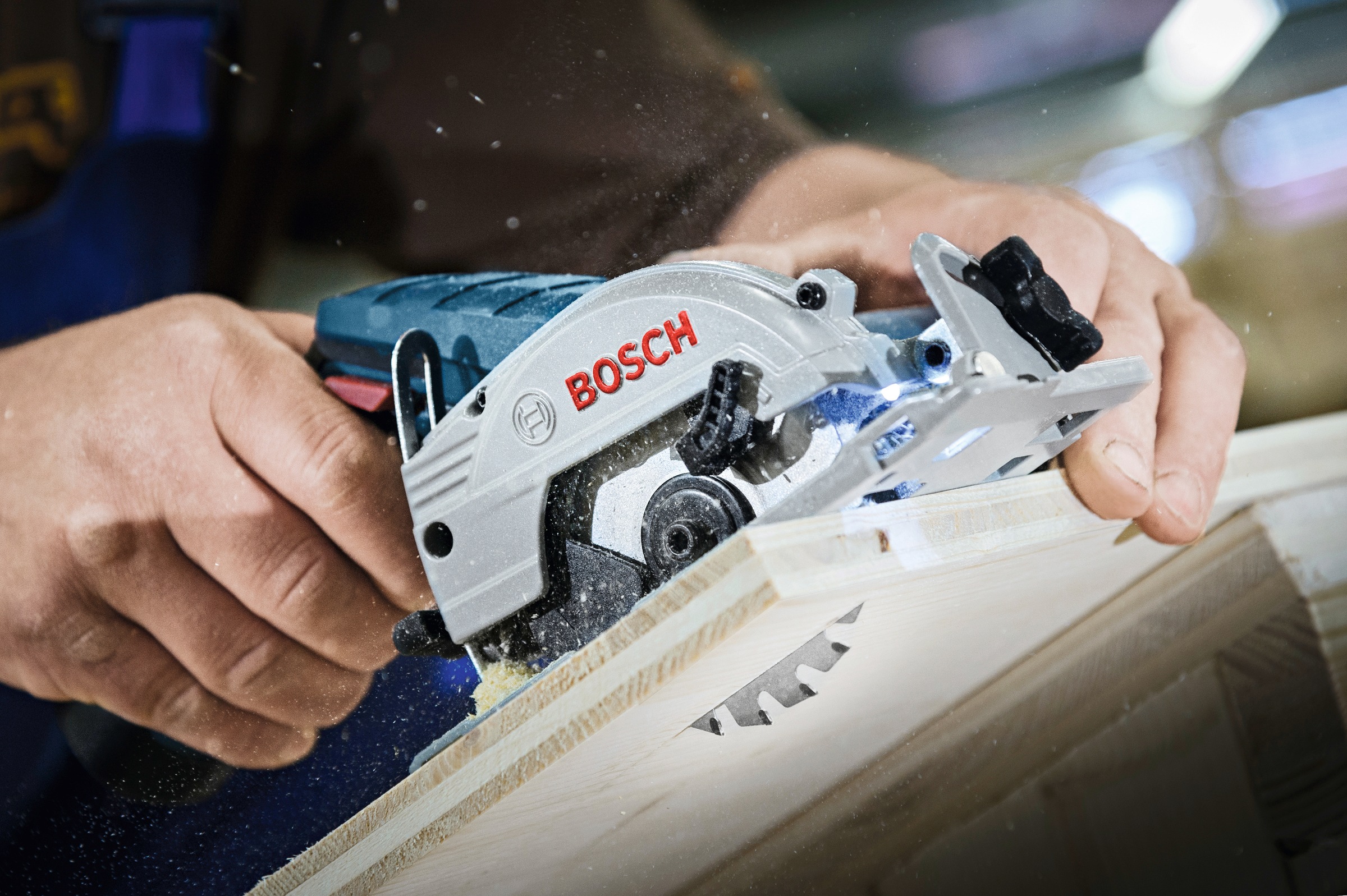 Bosch Professional Akku-Handkreissäge »GKS 12V-26«, (Set), 12 V, 26 mm, inkl. 2 Akkus & Ladegerät