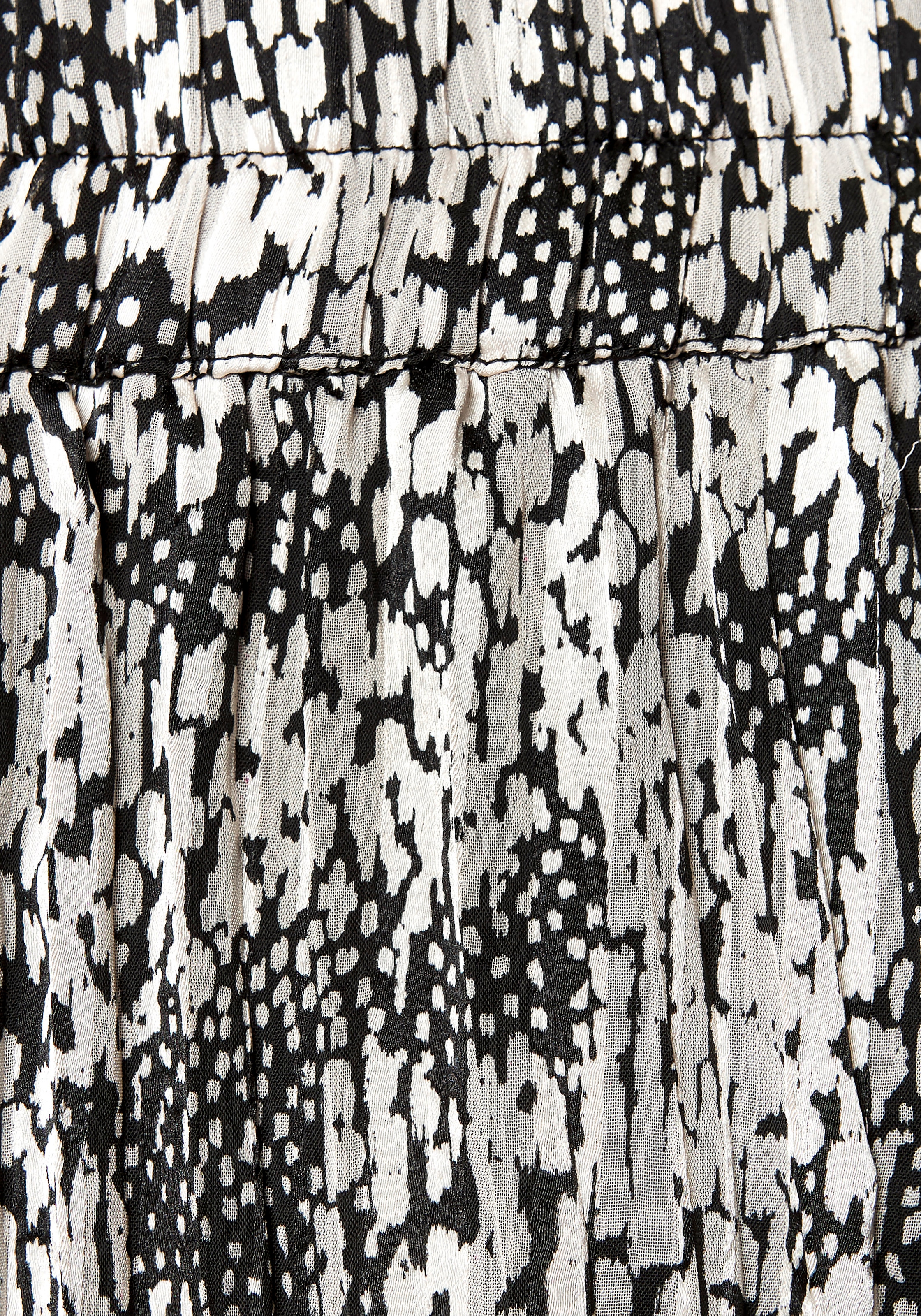 LASCANA Plisseerock aus leichter Chiffonware, Midirock mit Alloverprint, sommerlich