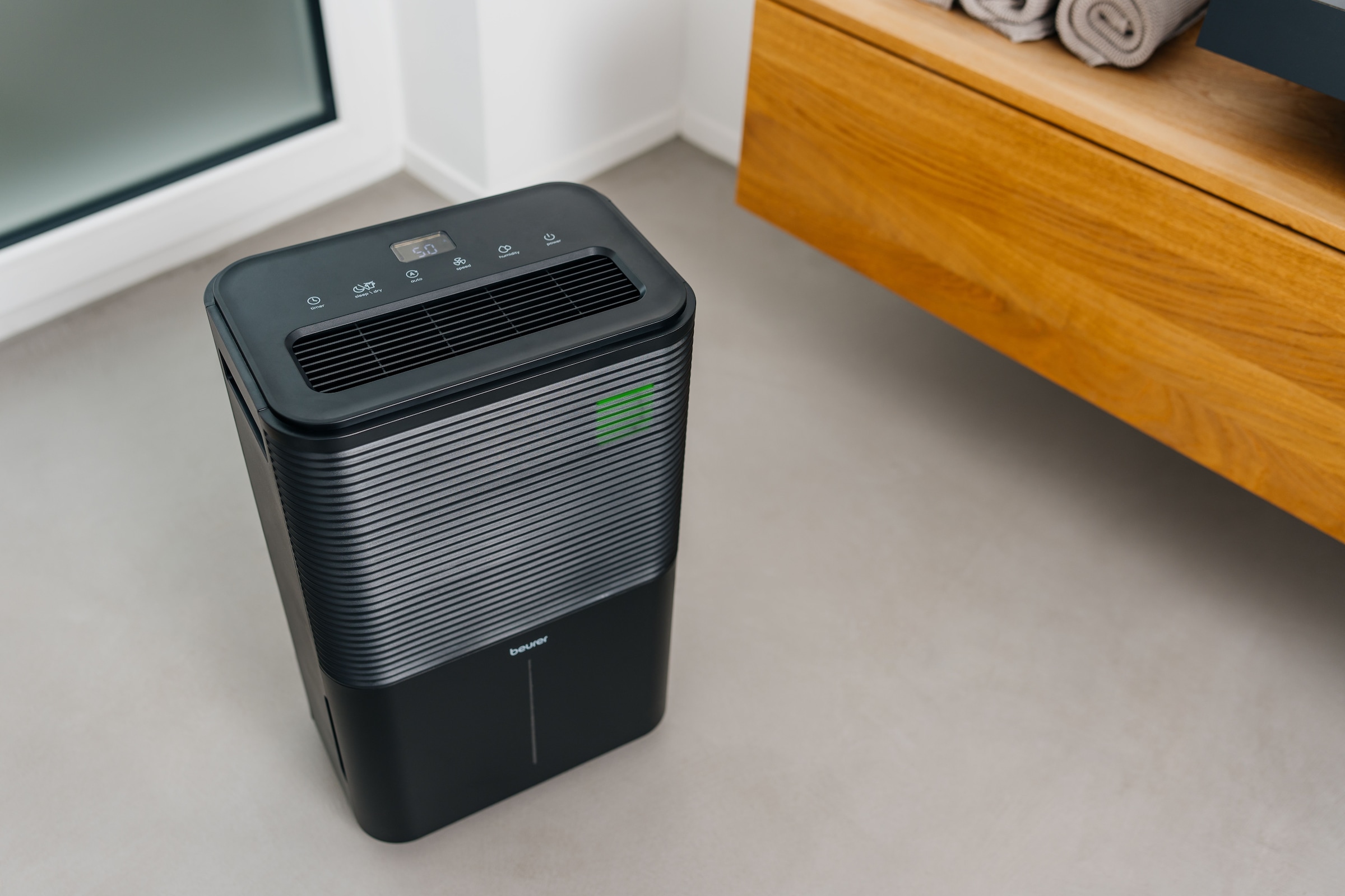 BEURER Luftentfeuchter »LE 250, Entfeuchtung bis zu 20 Liter pro Tag, mit 4 l Wassertank« Entfeuchtung 20 l/Tag Tank 4 l Für große Räume bis 60m² geeignet, zwei Lüfterstufen, Timerfunktion