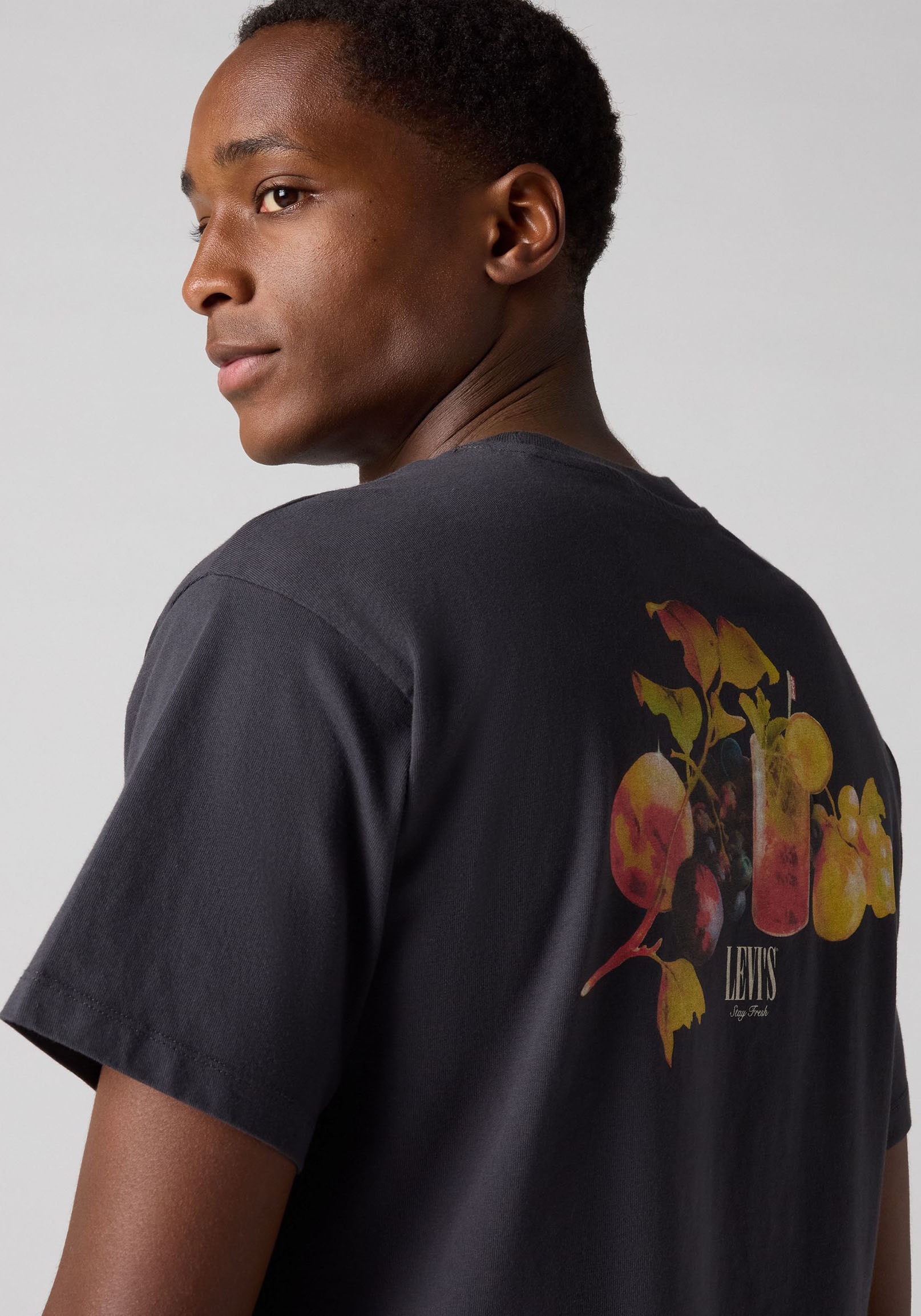 Levi's® T-Shirt »SEVINTAGE«, mit Logo-Aufnäher auf der Brust