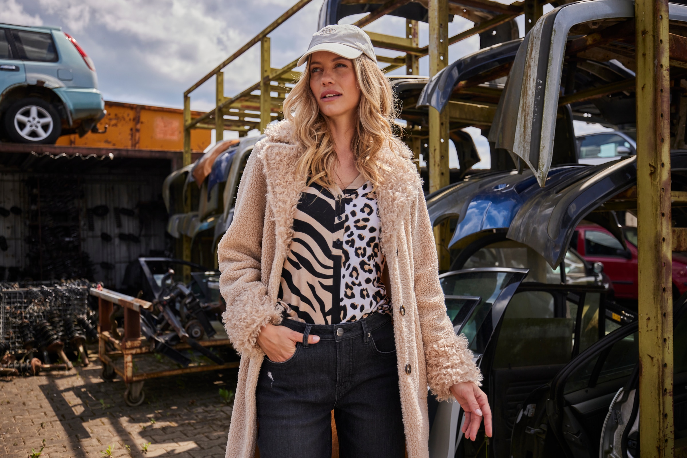 Aniston CASUAL Schlupfbluse im Zebra-Dessin mit Leo-Einsatz - NEUE KOLLEKTION