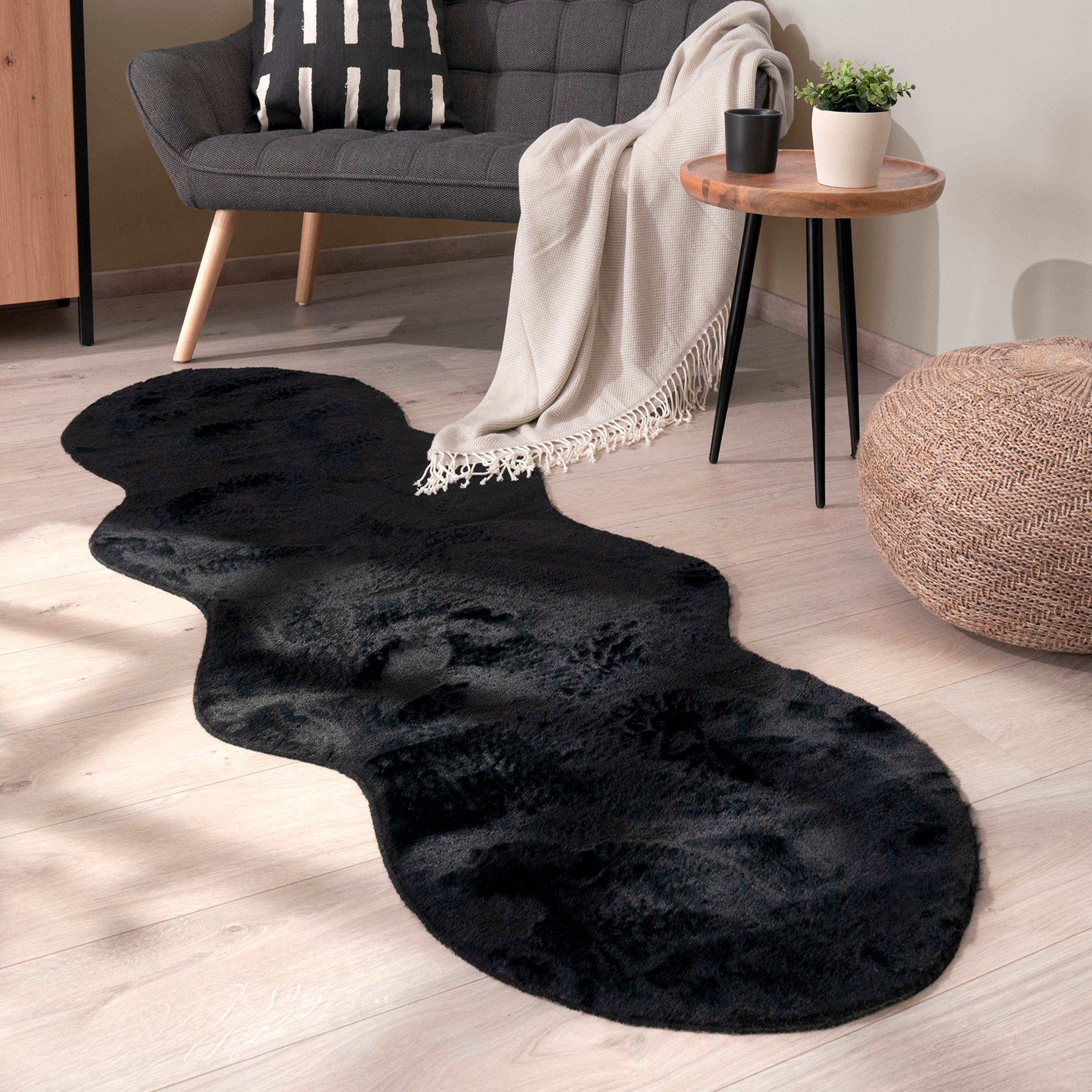 Bild von Paco Home Fellteppich »Pelt 640«, fellförmig, Kunstfell, Uni Farben, sehr weicher Flor