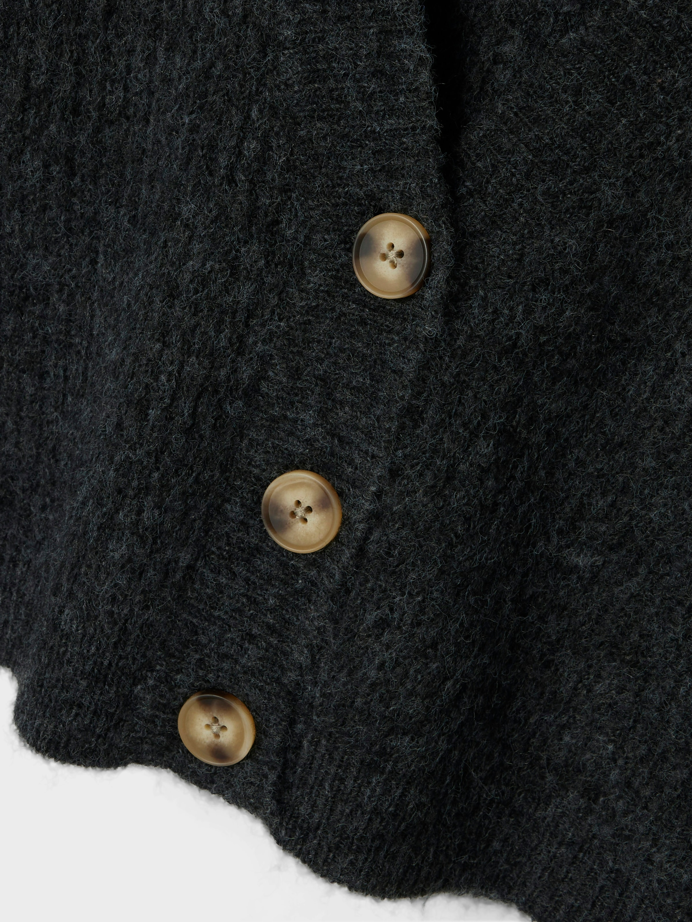 Name It Strickjacke »NKFHOLLY BOXY SHORT KNIT CARD NOOS«, in modischer Boxy-Form, mit tiefem V-Ausschnitt