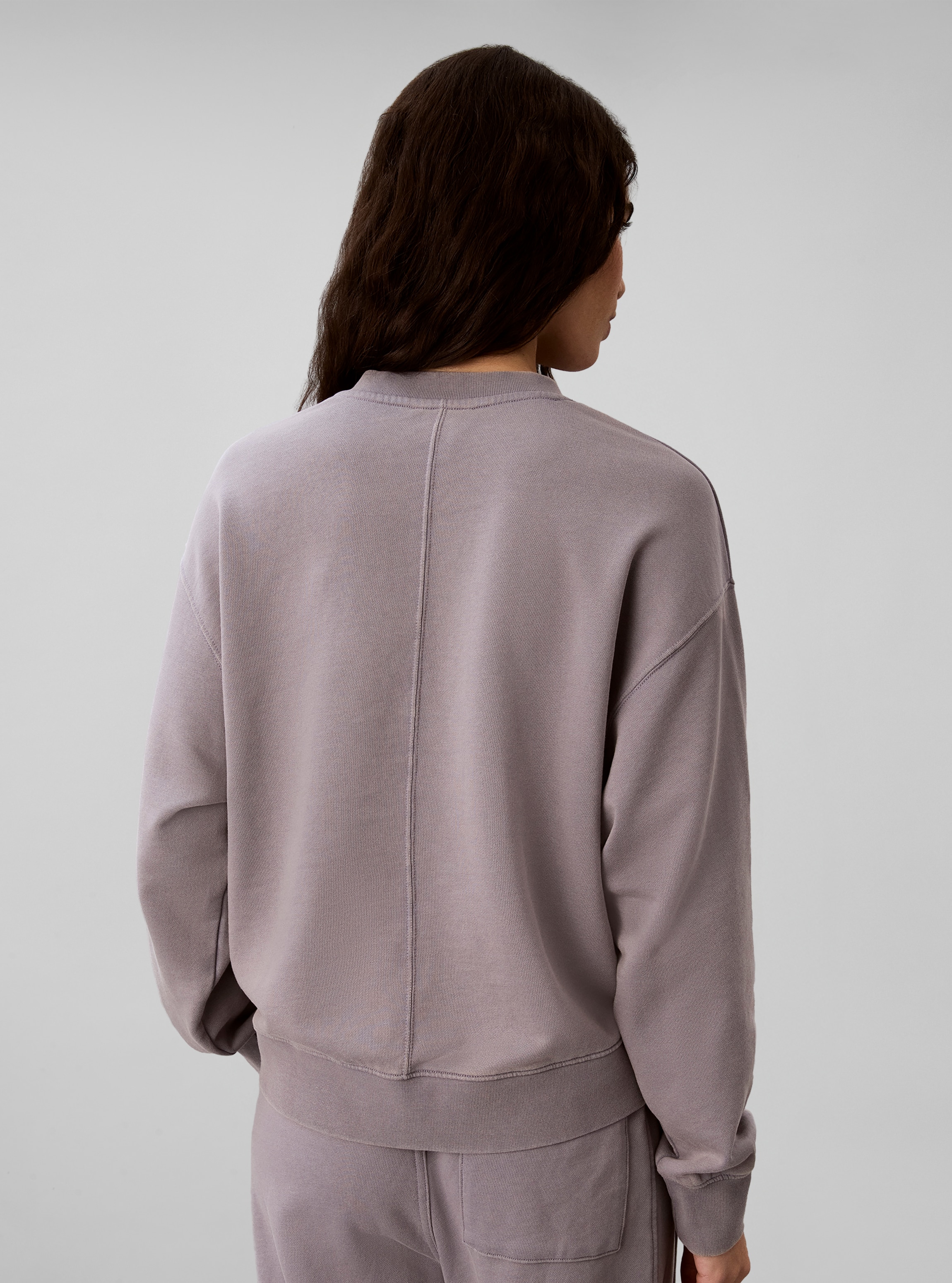 Calvin Klein Sweatshirt »WOVEN LABEL TERRY V-NECK«, Regular fit mit V-Ausschnitt
