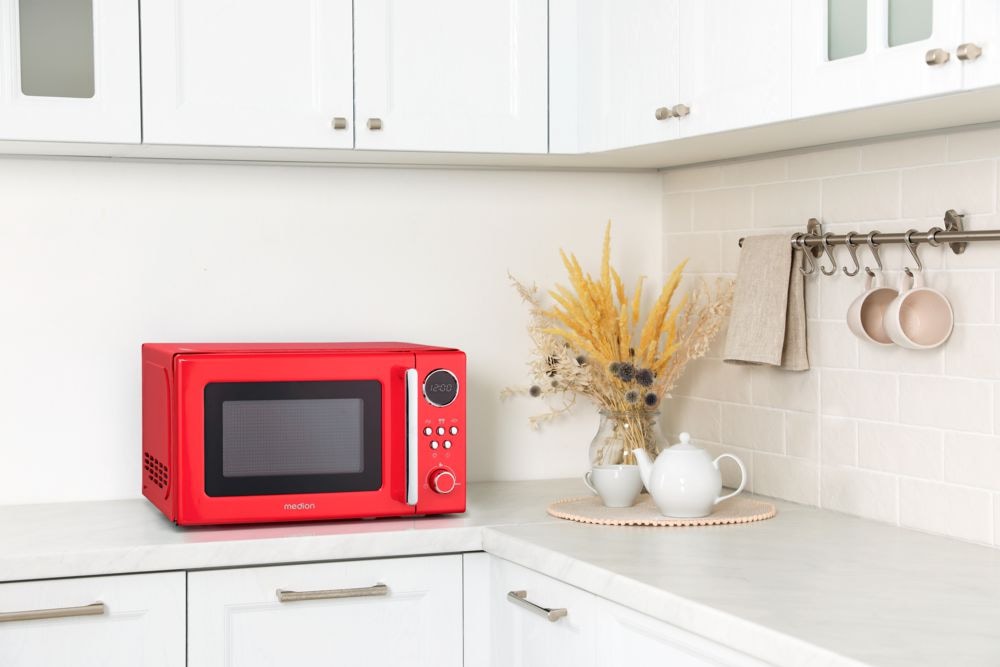 Medion® Mikrowelle »MD 15000 rot«, 1050 W, im Retro-Design, 800 Watt, 5 Leistungsstufen