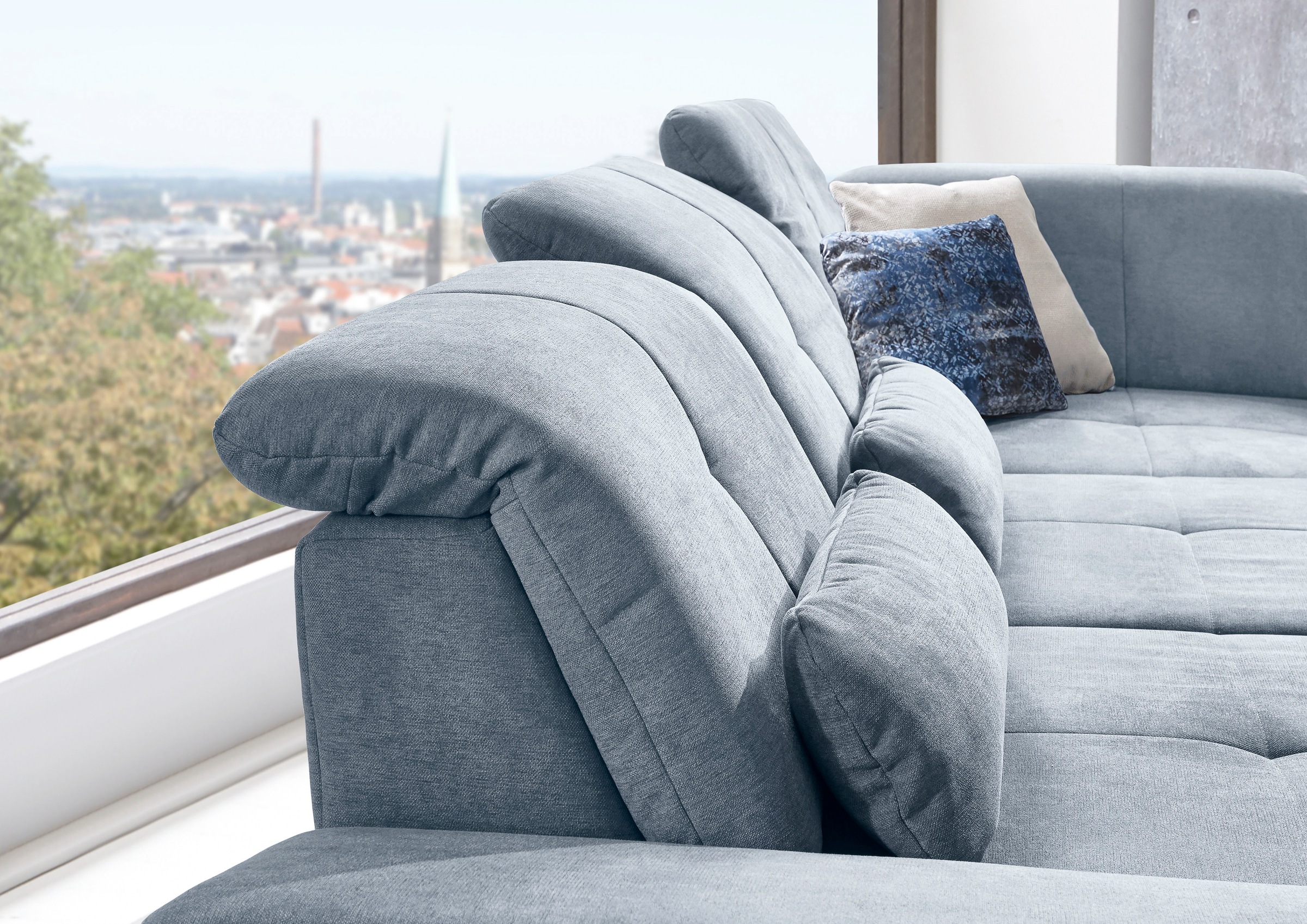 Die PlanBar Ecksofa »MP-IN16037 L-Form mit Kaltschaum-Polsterung«, mit Sitztiefenverstellung & Zierkissen