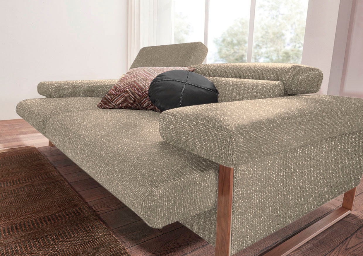 W.SCHILLIG 2,5-Sitzer »finn«, German Design Award 2016, Fußgestell Nussbaum natur, Breite 230 cm