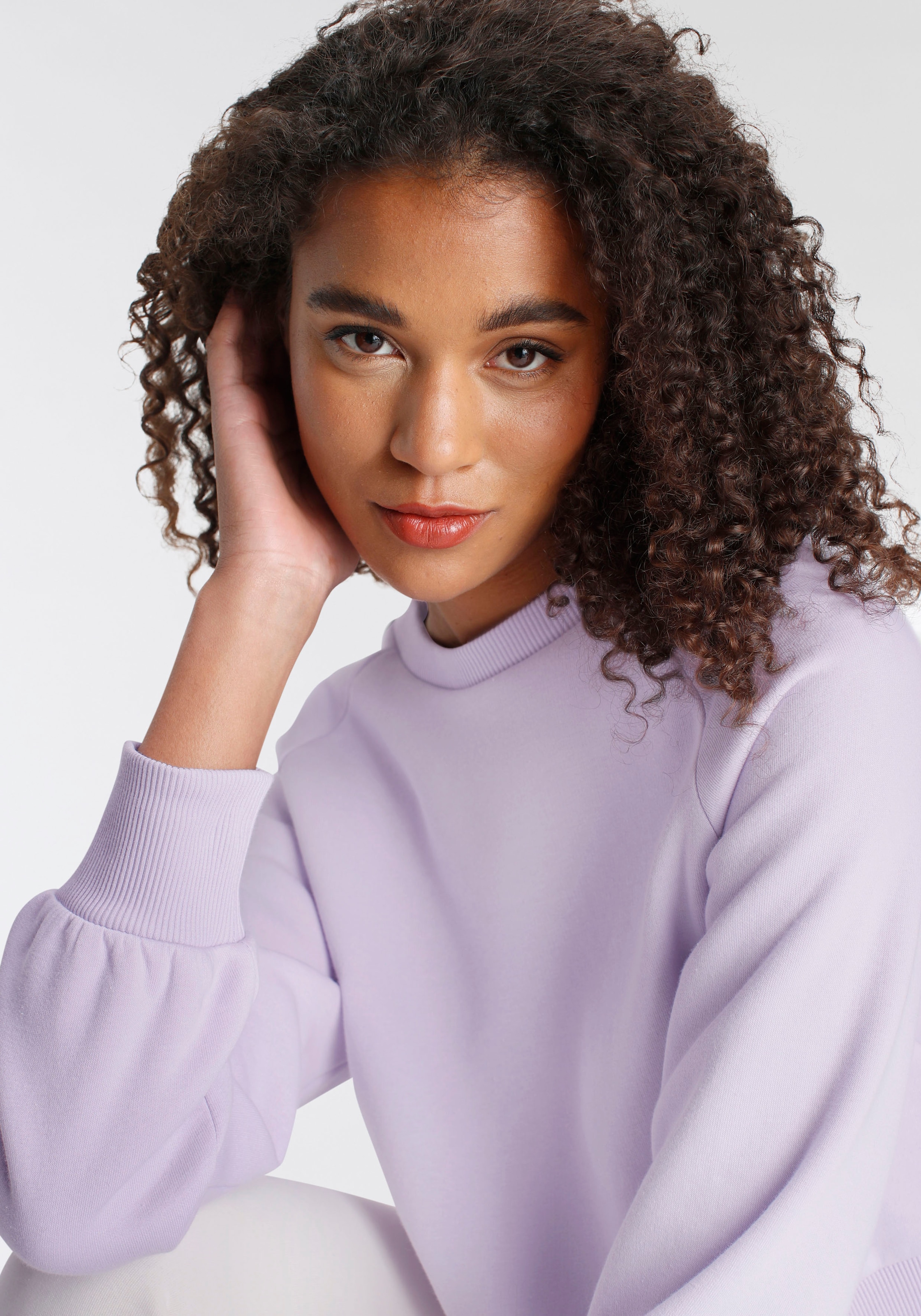 LSCN by LASCANA Sweatshirt, mit Ziernähten, Loungeanzug