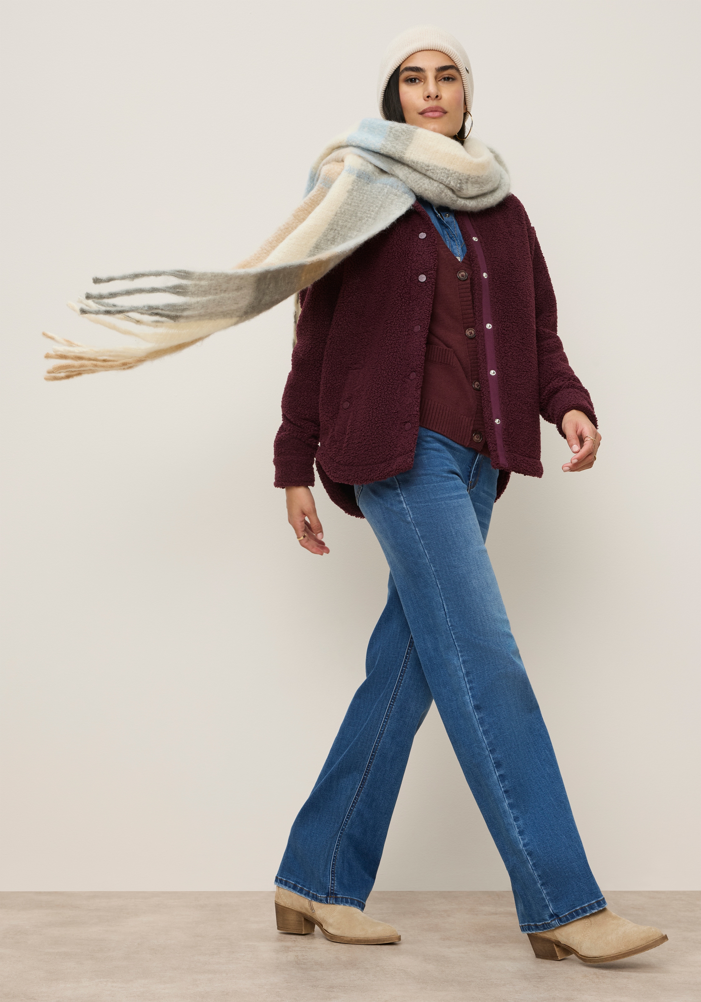 Tamaris Fleecejacke mit Knopfleiste, hüftbedeckend, figurumspielend, wärmend, atmungsaktiv