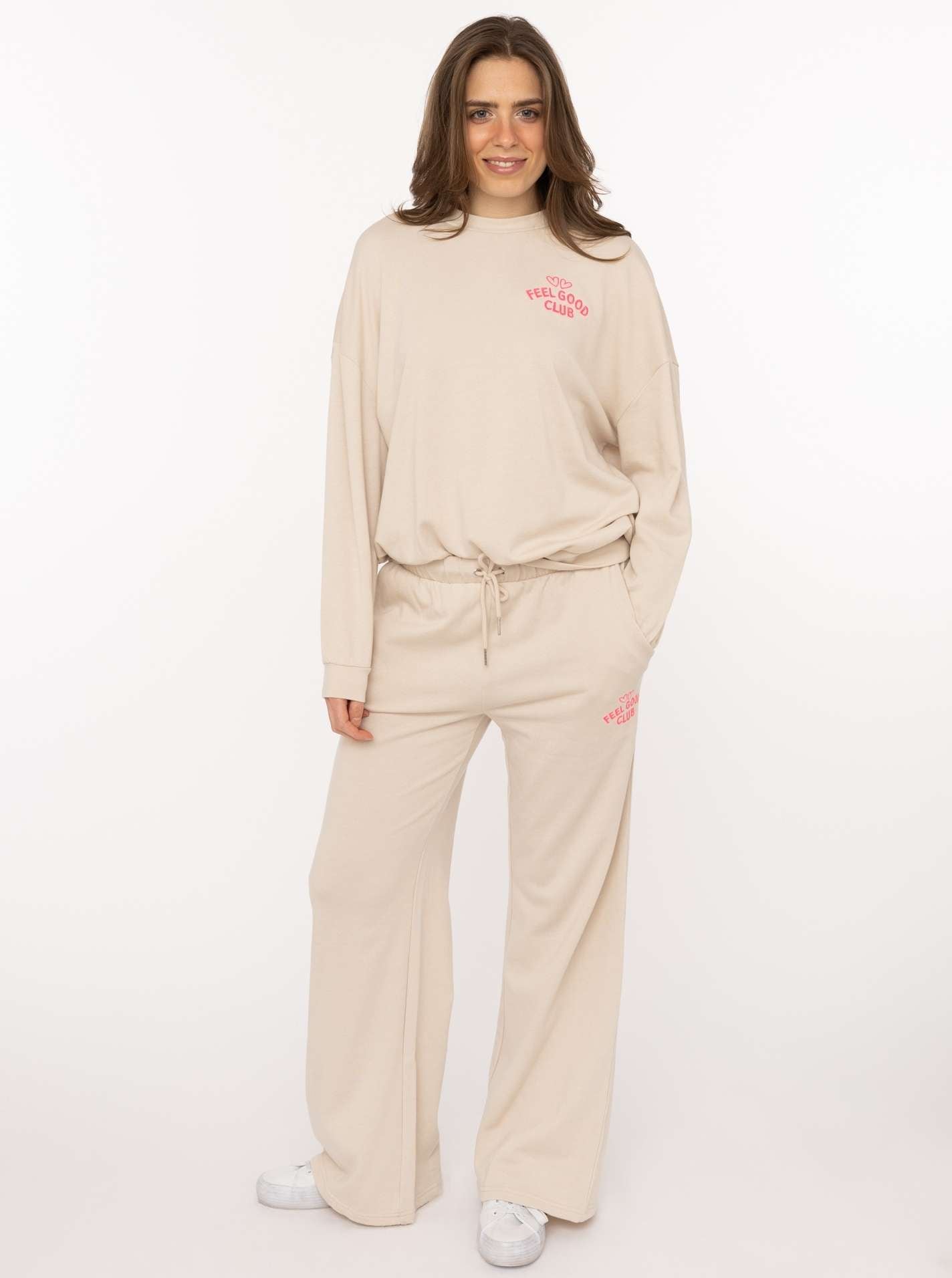Zwillingsherz Sweatshirt »"Feel Good Club"«, Rundhals, kleine Stickerei vorne
