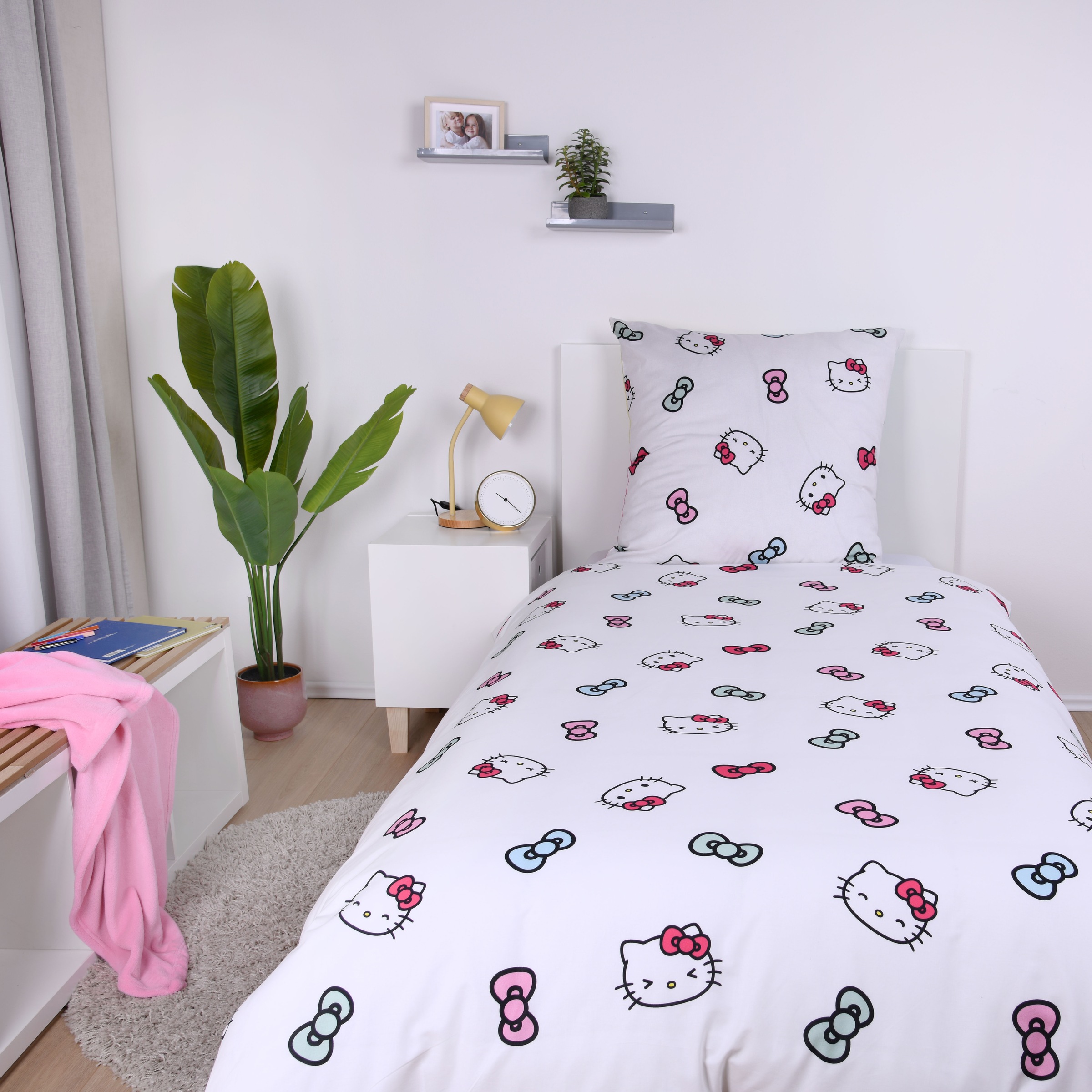 Hello Kitty Bettwäsche »Hello Kitty«, Wendebettwäsche