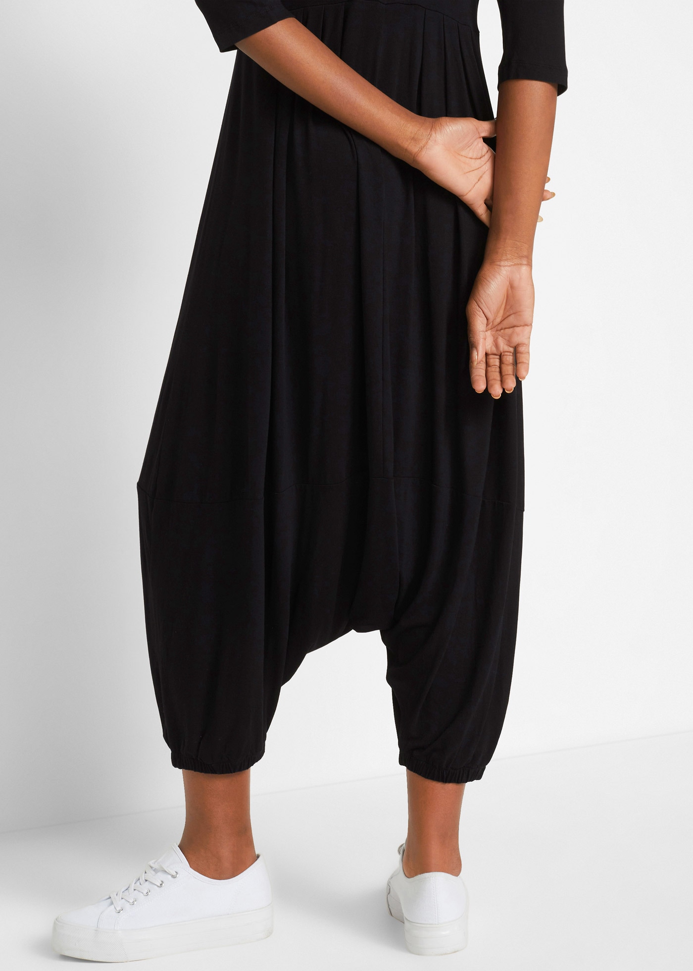 bonprix Jumpsuit »Jumpsuit mit Haremshose aus nachhaltiger Viskose« für den Alltag, Oversize-Passform, 7/8-Länge