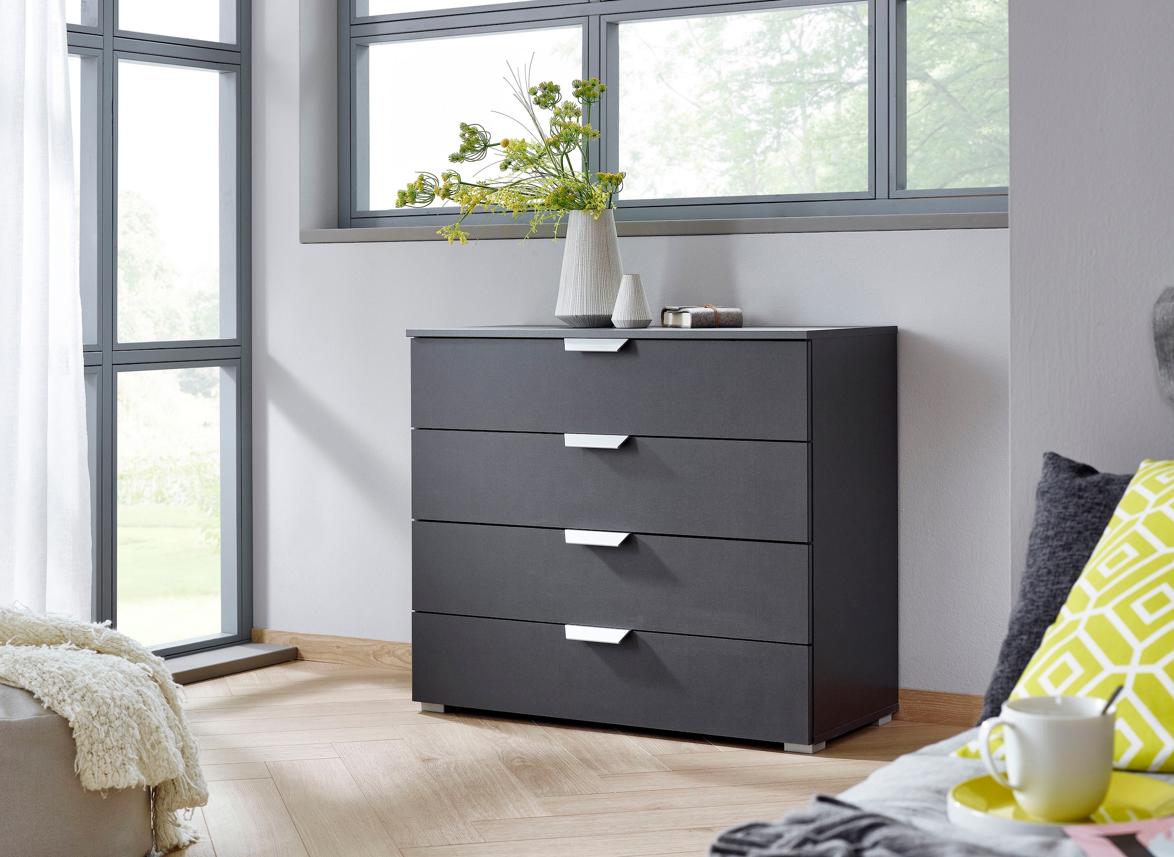 rauch Schubkastenkommode »Sideboard Schubladenkommode ORIAS mit Dekor- oder Hochglanzfront«, mit 4 Schubkästen und 2 Türen sowie Metallgriffen MADE IN GERMANY