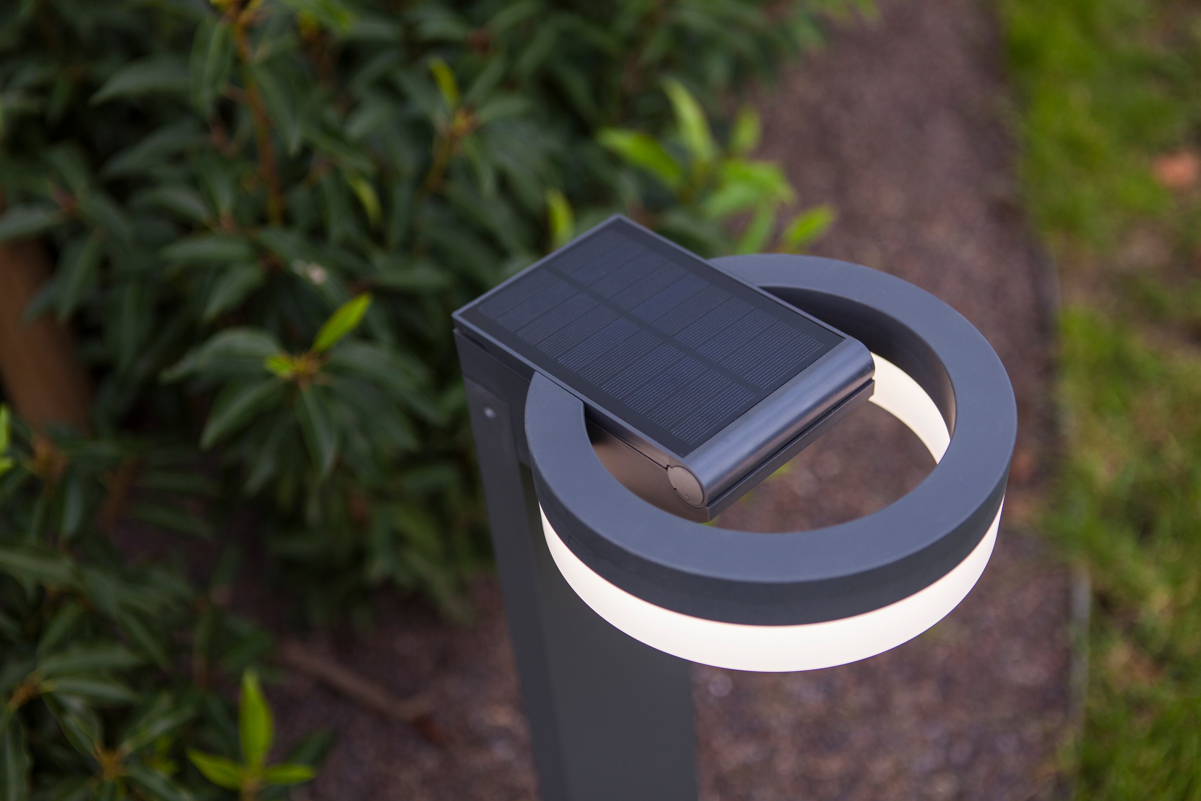 LUTEC LED Solarleuchte »LED-Solar-Aussenswegel. mit BWM RUNDA«, 1 flammig, Leuchtmittel LED-Board | LED fest integriert, Schwenkbares Solarpanel