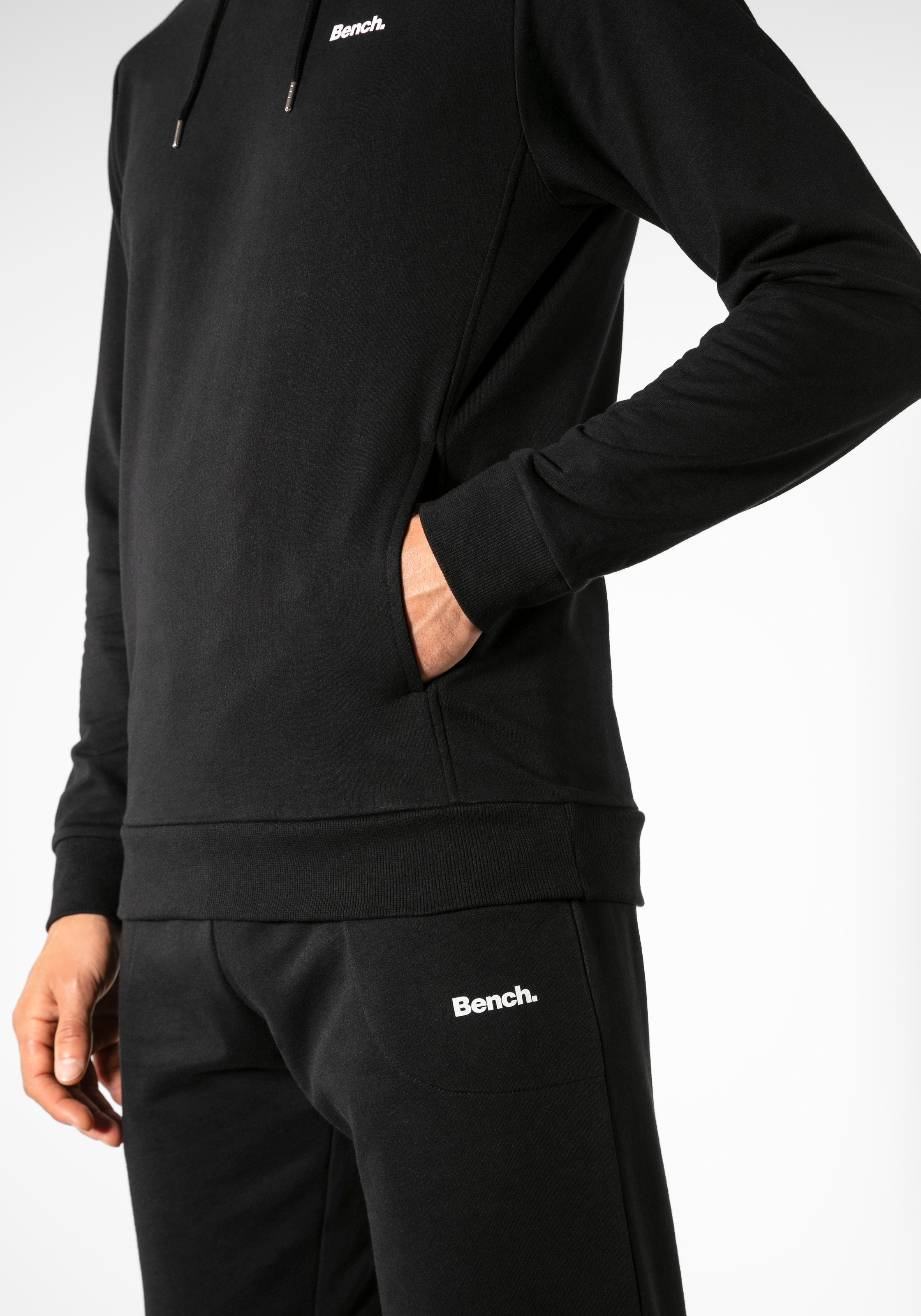 Bench. Loungewear Hoodie, Sweatshirt mit Kapuze und seitlichen Taschen, Baumwollmischung