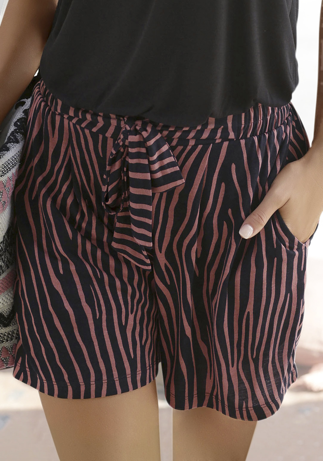 Aniston CASUAL Shorts, bequem mit Drucken unterschiedlichen kaufen