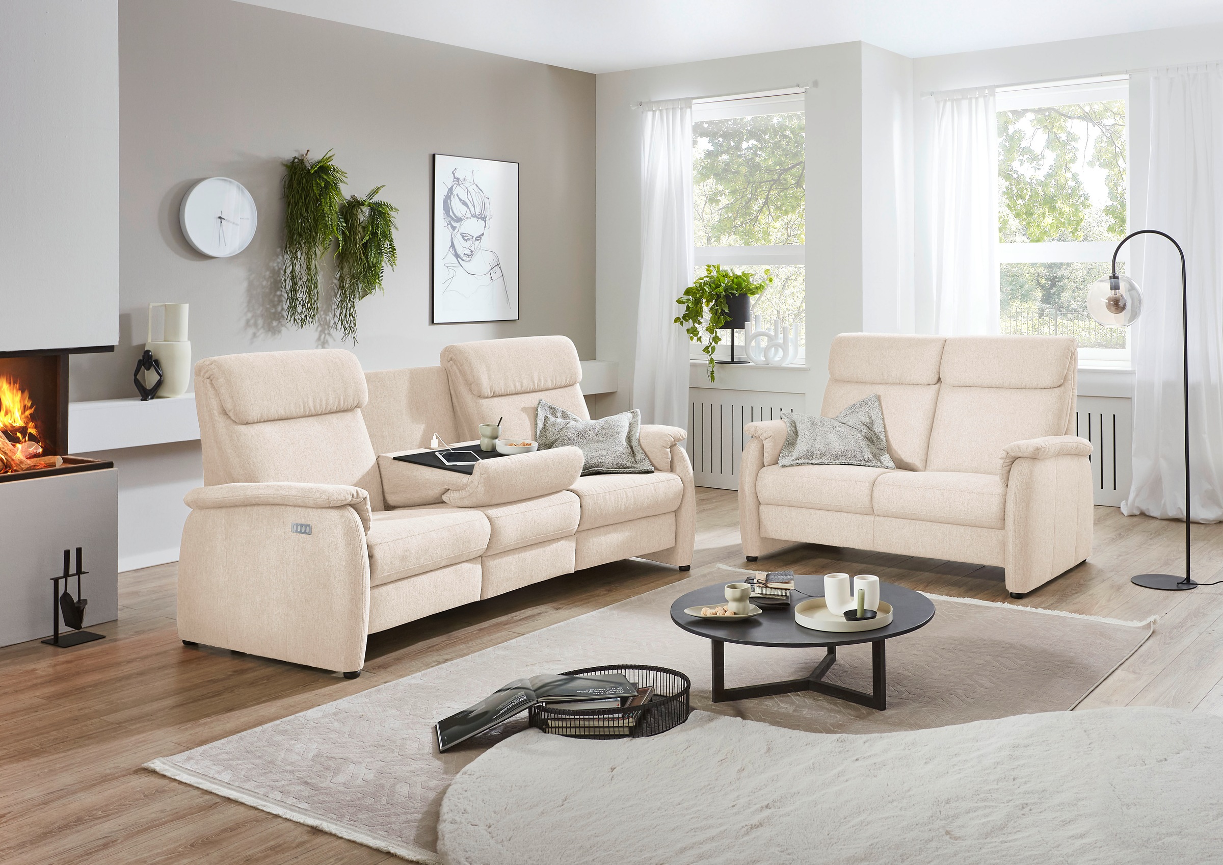 Home affaire Polstergarnitur »Turin, 2,5- & 3-Sitzer mit elektrischer Relaxfunktion« Set, 3-Sitzer mit Tischelement inkl. USB-Ladestation & Steckdose, 4 tlg. tlg. inkl. Tisch, USB & Steckdose, Federkern & pflegeleichtem Bezug