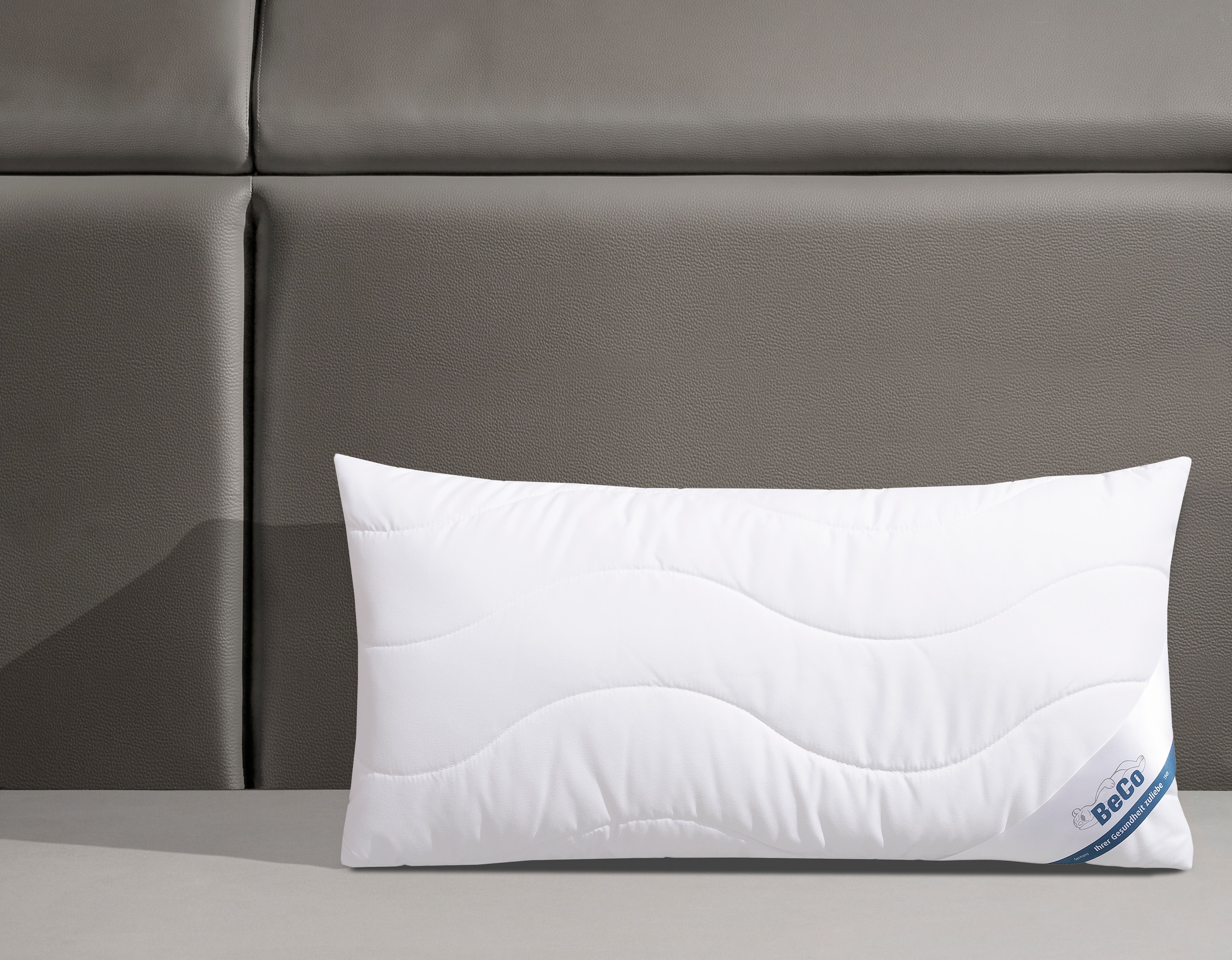Beco Kopfkissen »Sanalux Protect«, Füllung: Faserbällchen aufschüttelbar, Bezug: Baumwolle oder Polyester, (1 St.), für Hausstauballergiker eine gute Empfehlung.