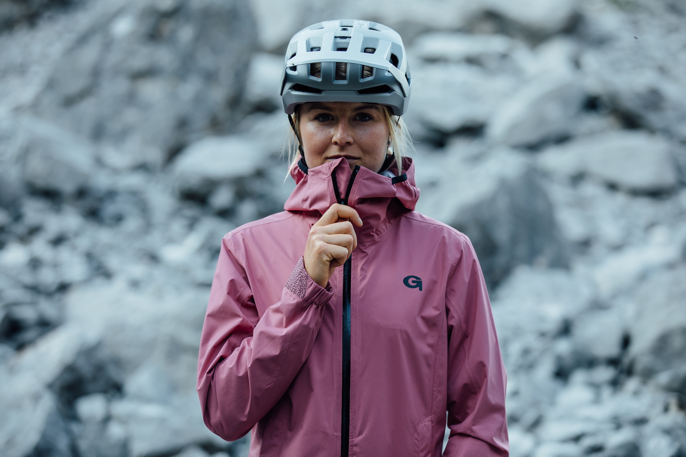 Gonso Fahrradjacke »Sura Plus«, Damen Regenjacke wind- und wasserdicht,  Radjacke mit Kapuze online kaufen