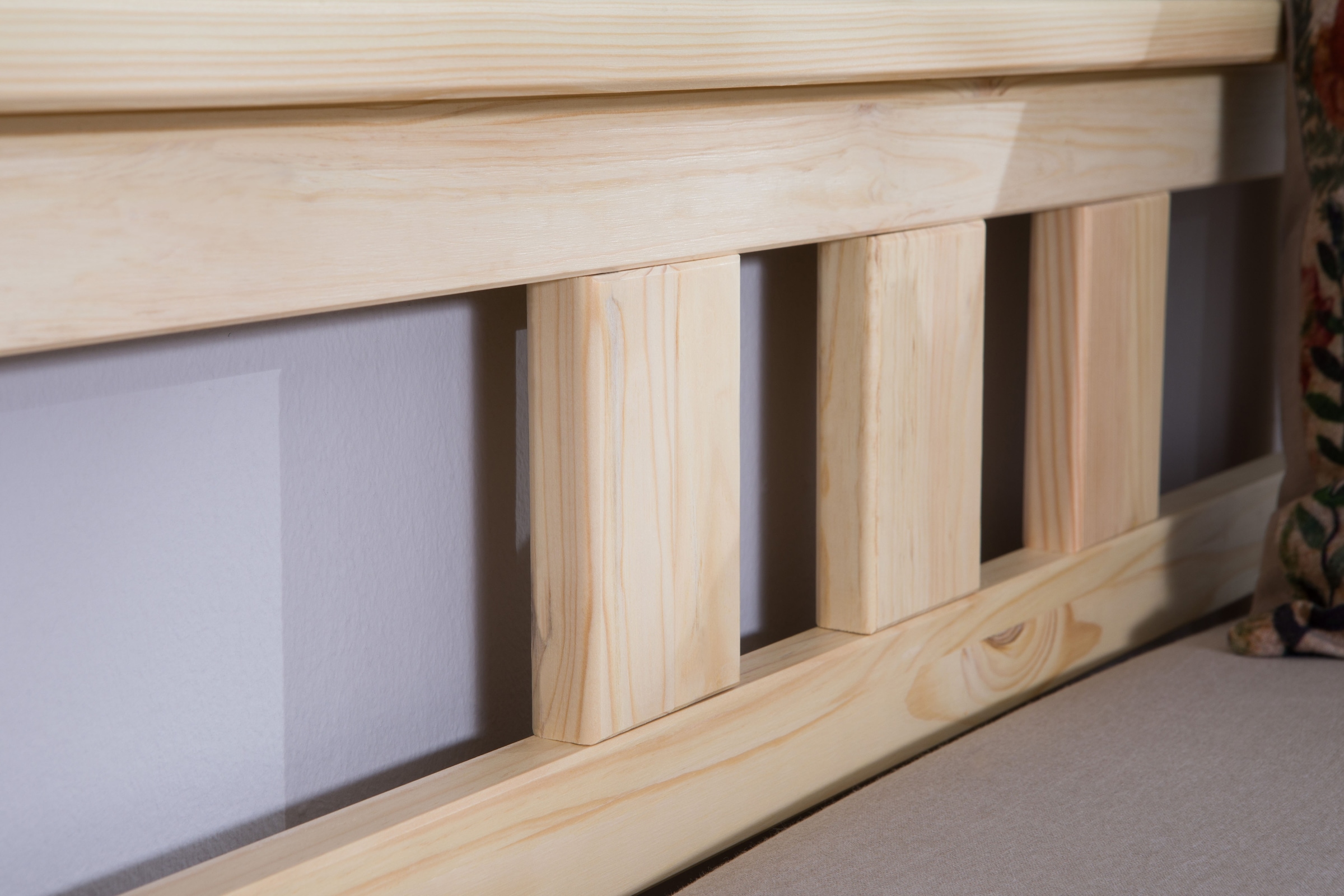 Ticaa Futonbett »Merci«, Einzelbett, aus Kiefer Massivholz, inkl. Rollrost