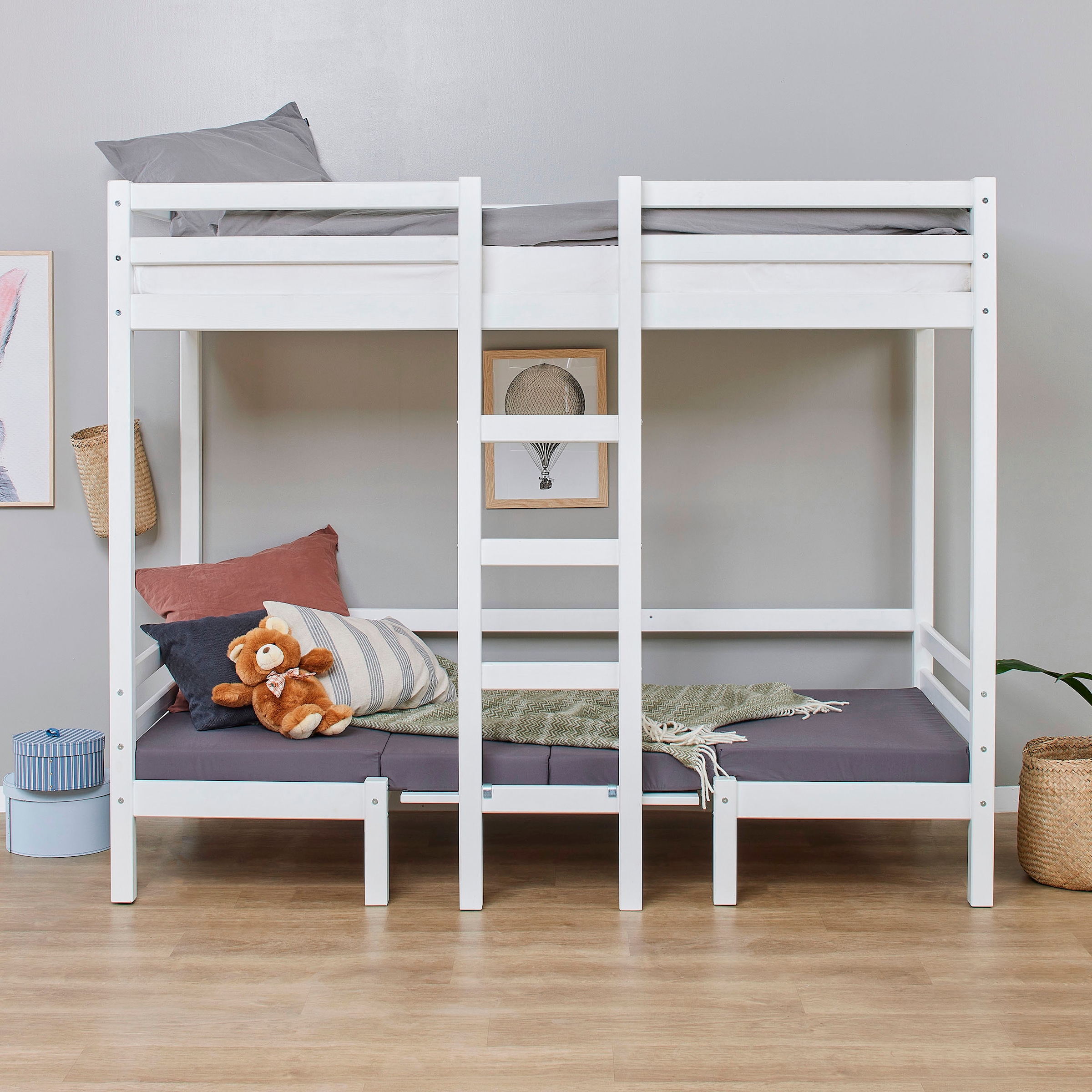 Hoppekids Hochbett »ECO Dream JUMBO Kinderbett mit Funktion - Praktisch & flexibel, 90x200« Unteres Bett nutzbar als Bett oder Sitzgruppe. Matratzen in Antrazit.