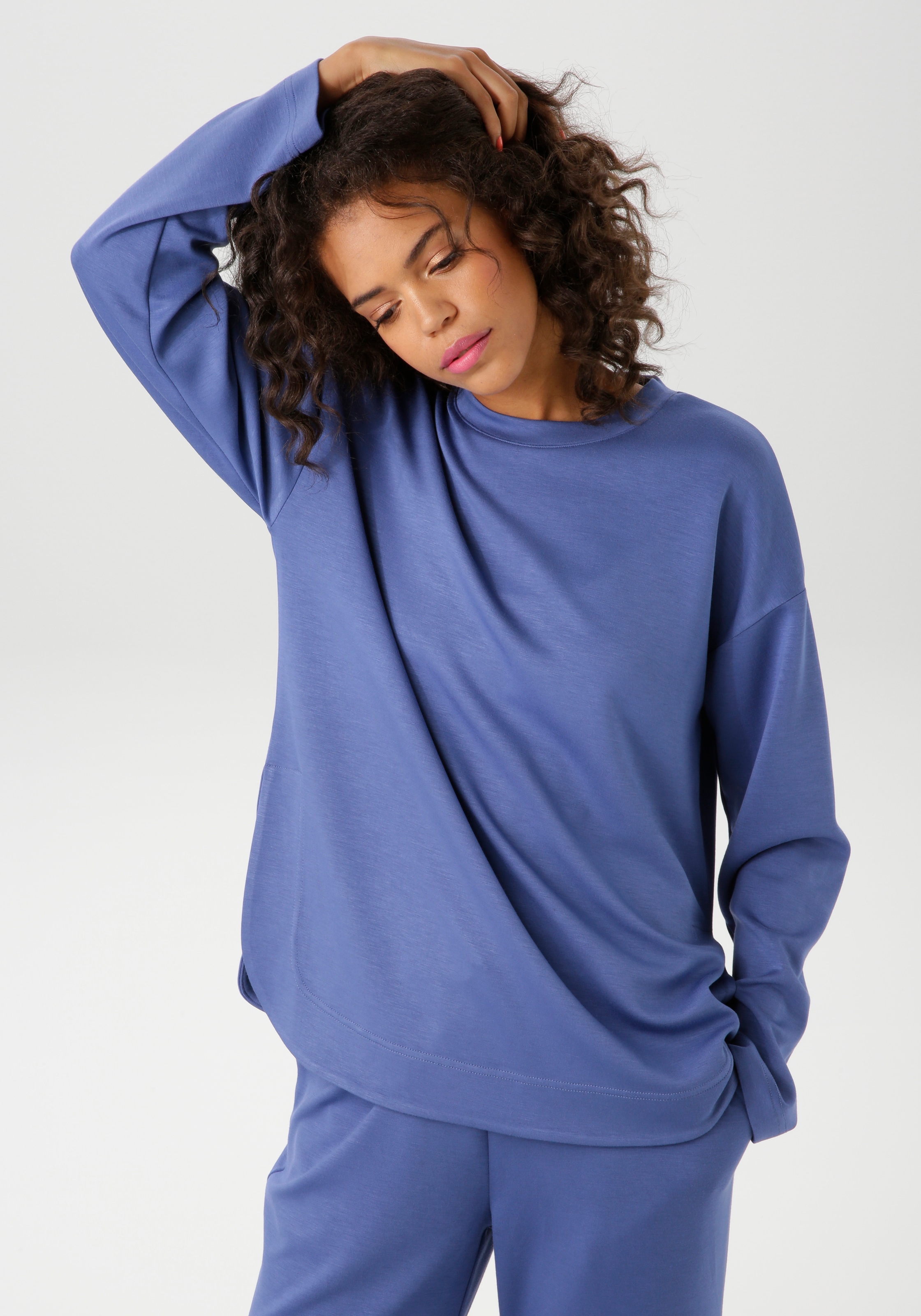 Aniston CASUAL Sweatshirt , in trendiger Farbpalette
