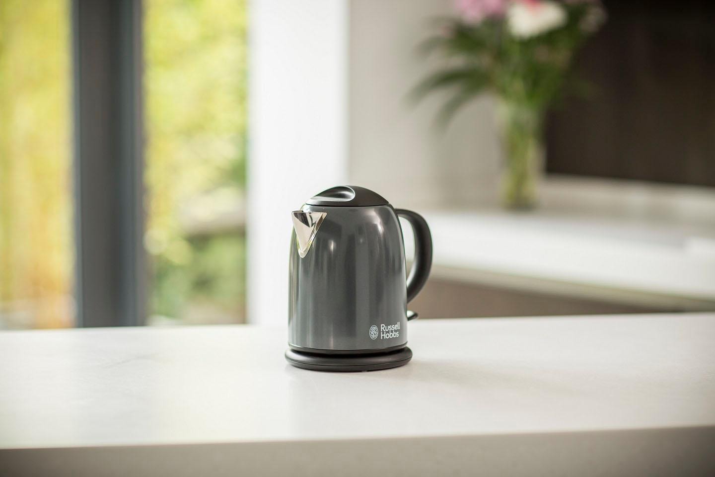 RUSSELL HOBBS Wasserkocher »Colours plus grau 24993-70«, 1 l, 2400 W