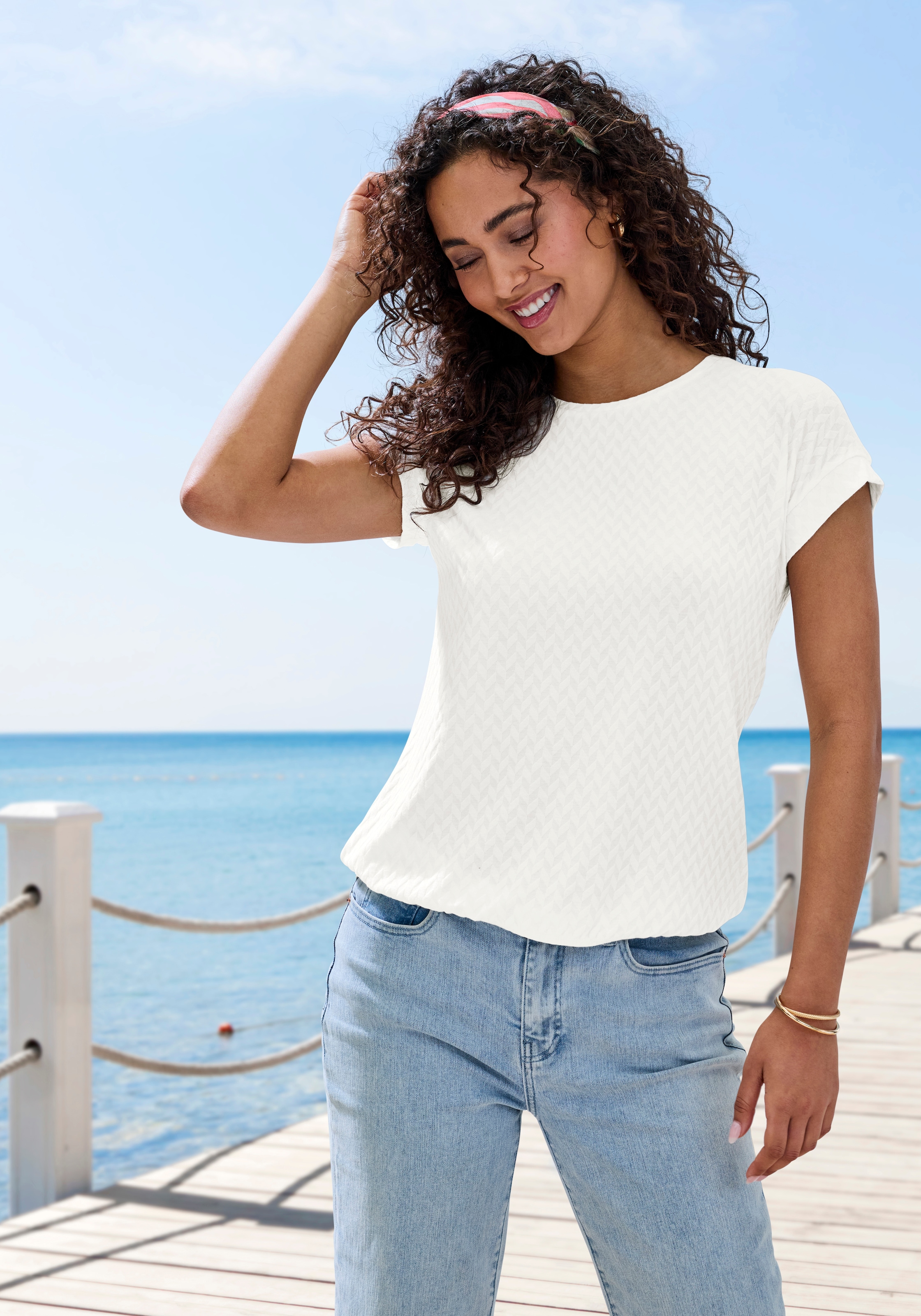 Vivance Kurzarmshirt »mit modischem Jacquard-Muster« aus hochwertiger Qualität mit Viskose