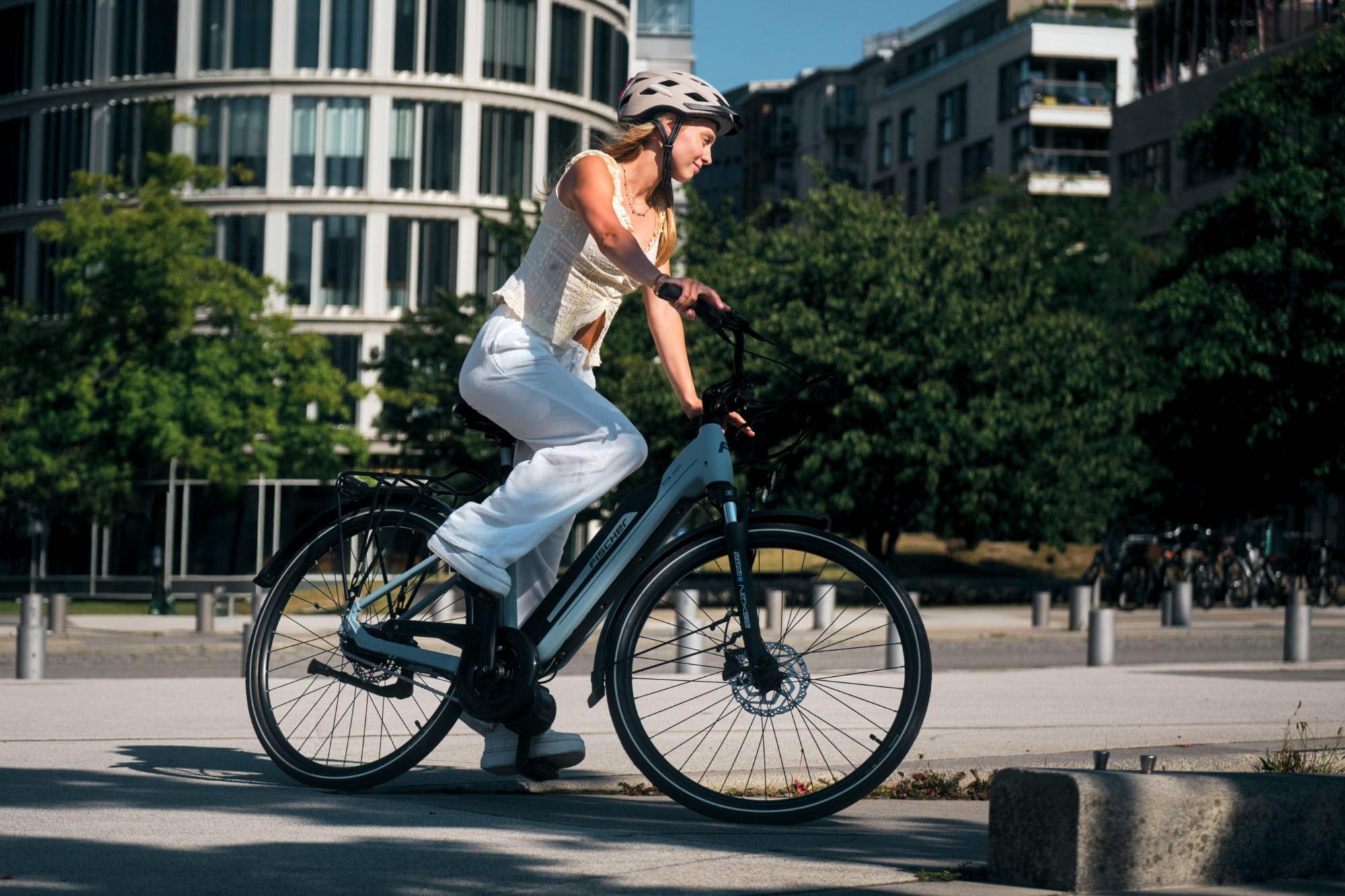 FISCHER Fahrrad »CITA 2404 688 43« 7 Gang Shimano NEXUS Schaltwerk Mittelmotor mit Akku-Ladegerät;mit Werkzeug, 