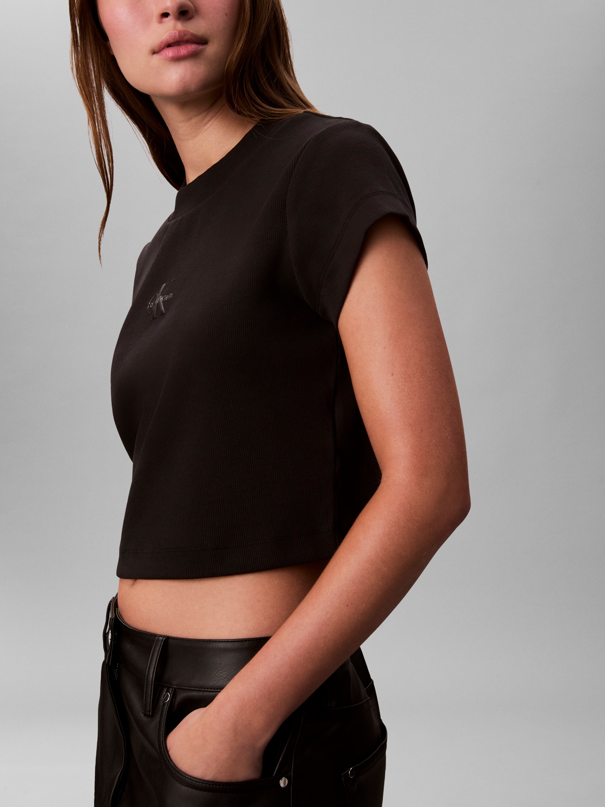 Calvin Klein Jeans T-Shirt »MONOGRAM BABY TEE« Rundhalsausschnitt, taillenlang