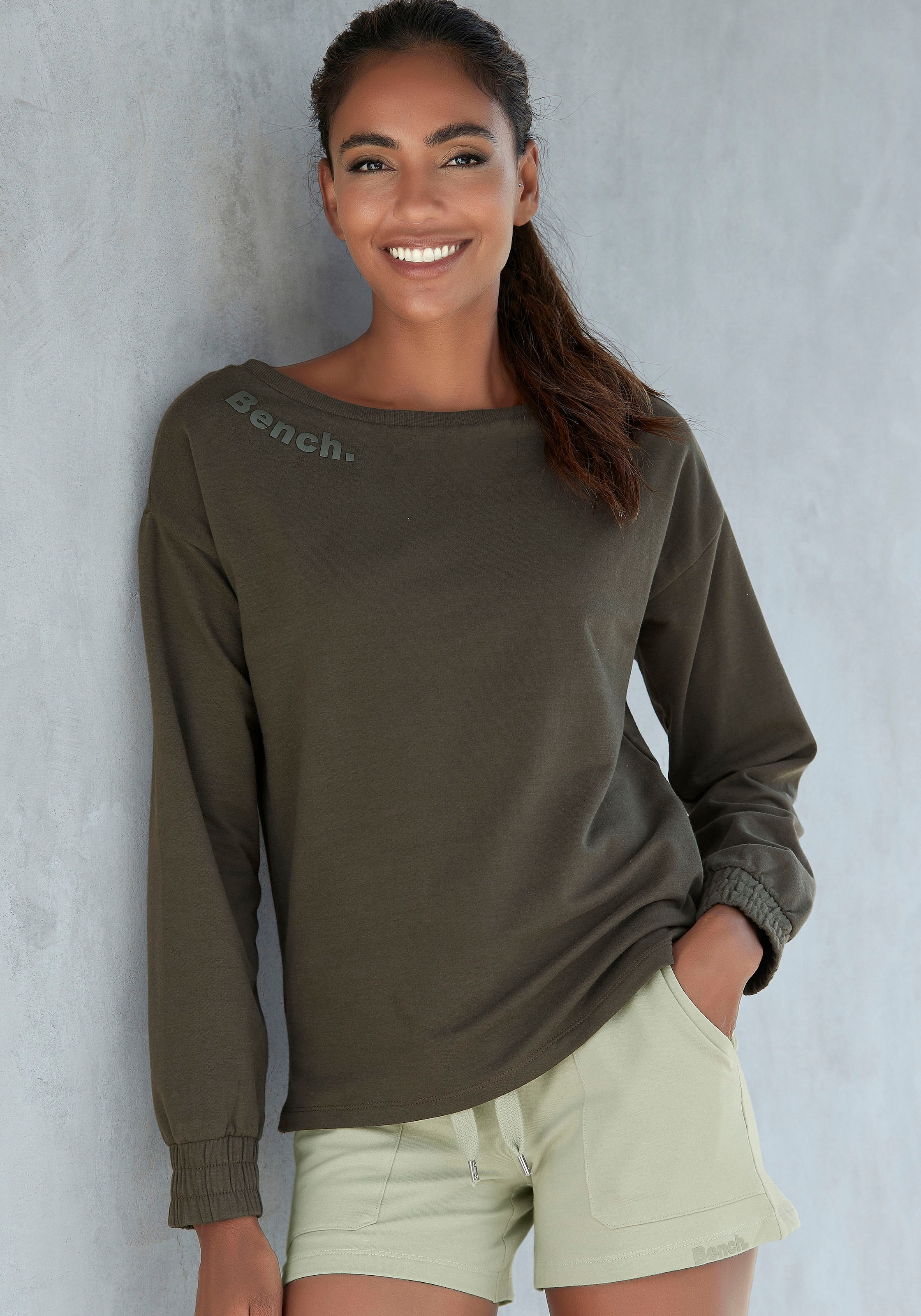Bench. Loungewear Sweatshirt, mit Loungeanzug kaufen gerafften Ärmelbündchen, online