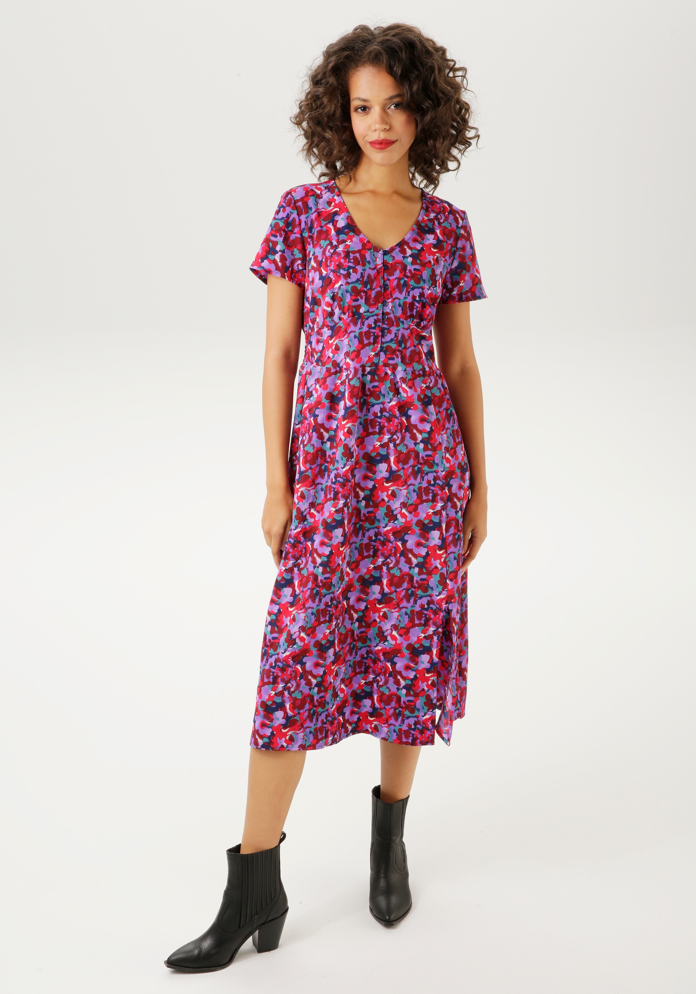 Aniston CASUAL Sommerkleid, mit farbenfrohem, graphischem Blumendruck - NEUE KOLLEKTION