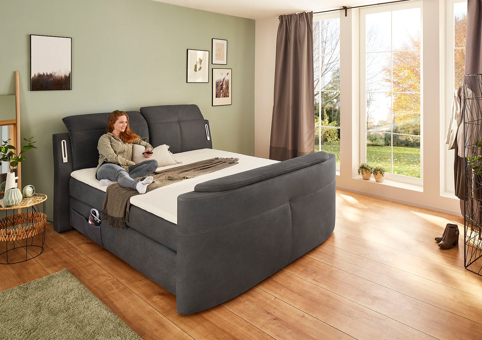 5. Bild von Jockenhöfer Gruppe Boxspringbett »Movie Star«, mit versenkbarem TV-Lift, Fernbedienung, LED-Licht, USB-Ladestation und verstellbaren Kopfstützen