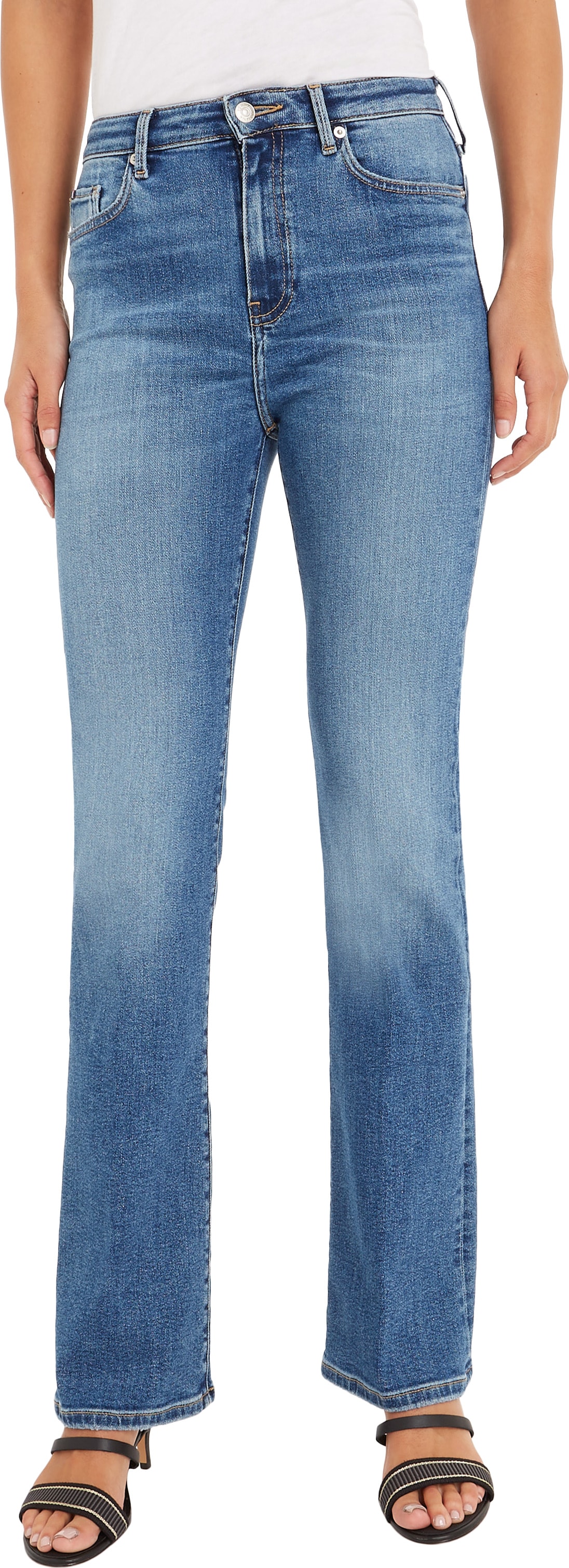 Bootcut-Jeans Tommy Tommy Hilfger BOOTCUT HW LEO«, Hilfiger CURVE,mit Logo-Badge SIZE PLUS kaufen Curve »CRV