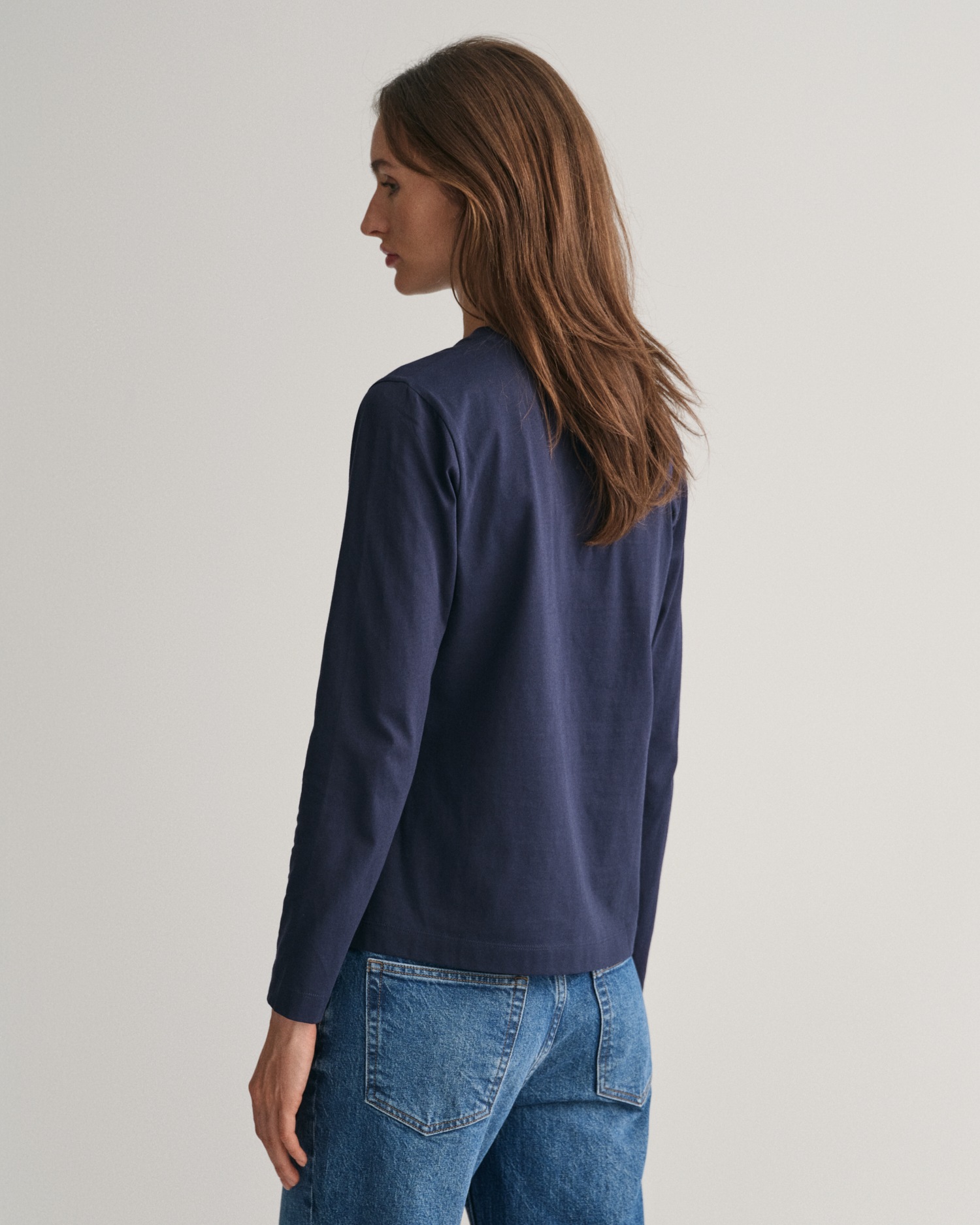 Gant Langarmshirt »REG SHIELD LS T-SHIRT«, kleine Logostickerei auf der Brust