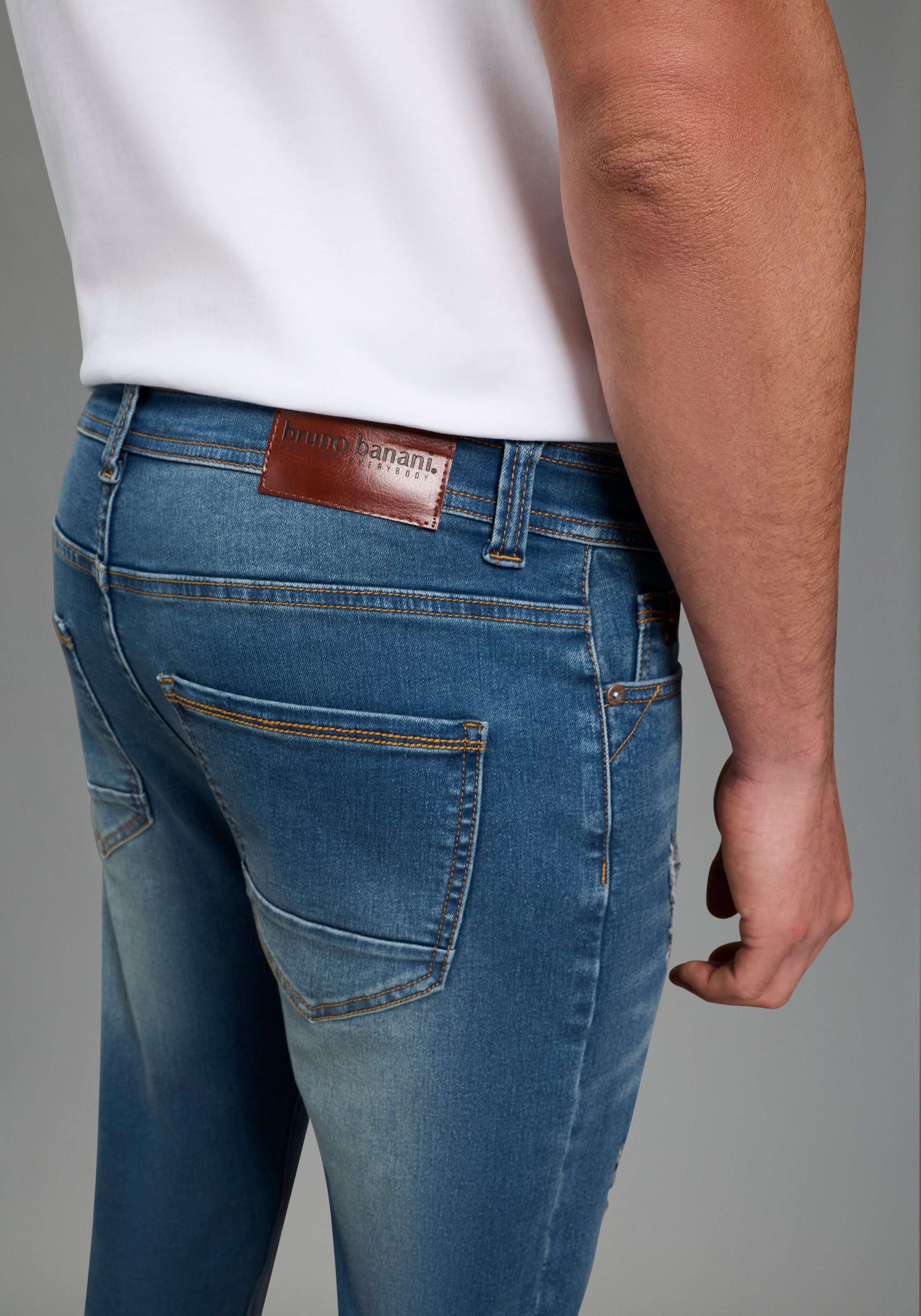 Bruno Banani Slim-fit-Jeans »Grady« schmale Beinweite, niedrige Leibhöhe, figurbetonte Silhouette