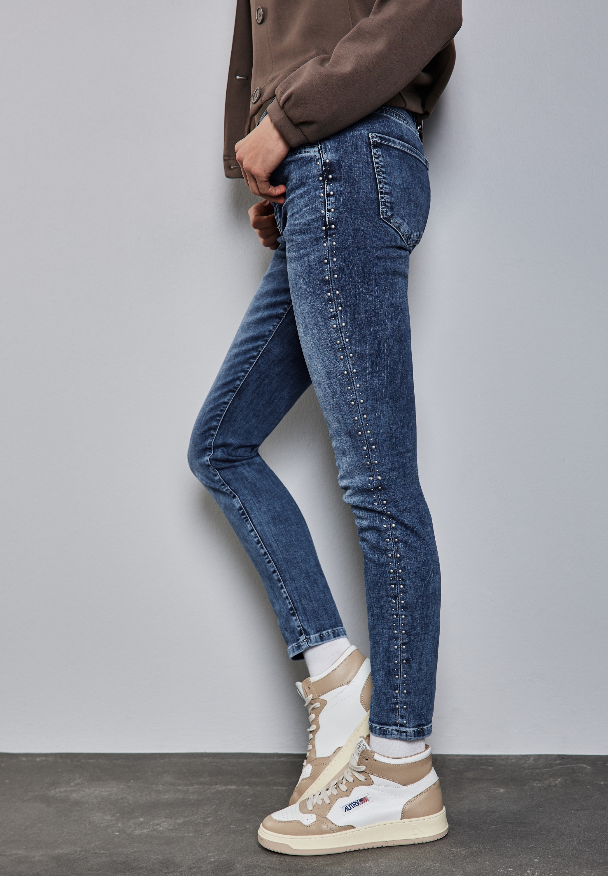 STREET ONE Slim-fit-Jeans »Style YORK«, mit Nieten und Stretch