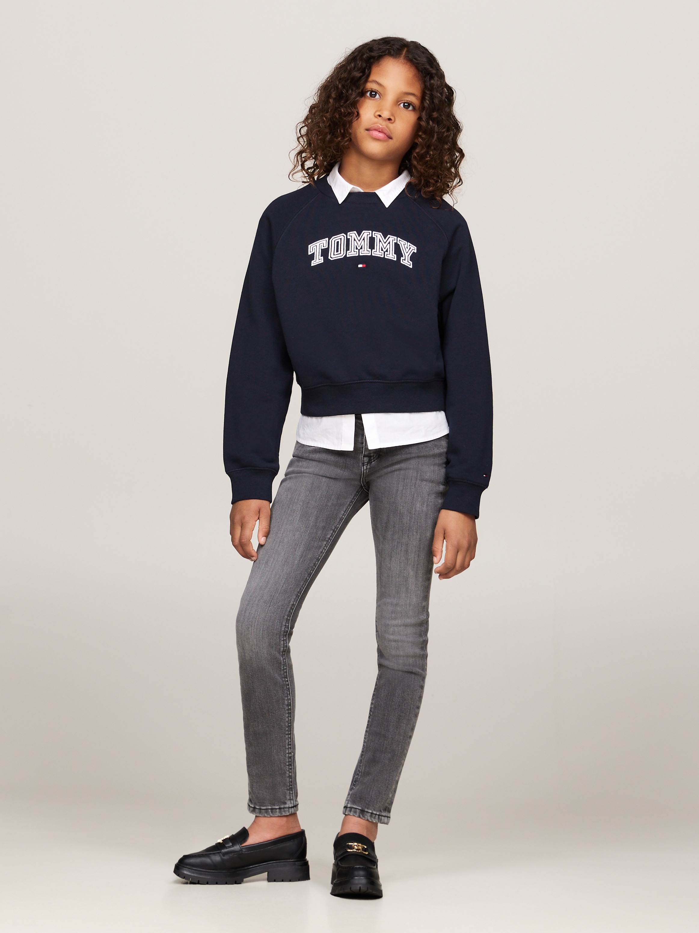 Tommy Hilfiger Skinny-fit-Jeans »NORA SKINNY MID GREY WASH DENIM«, Kinder bis 16 Jahre mit Logoprägung