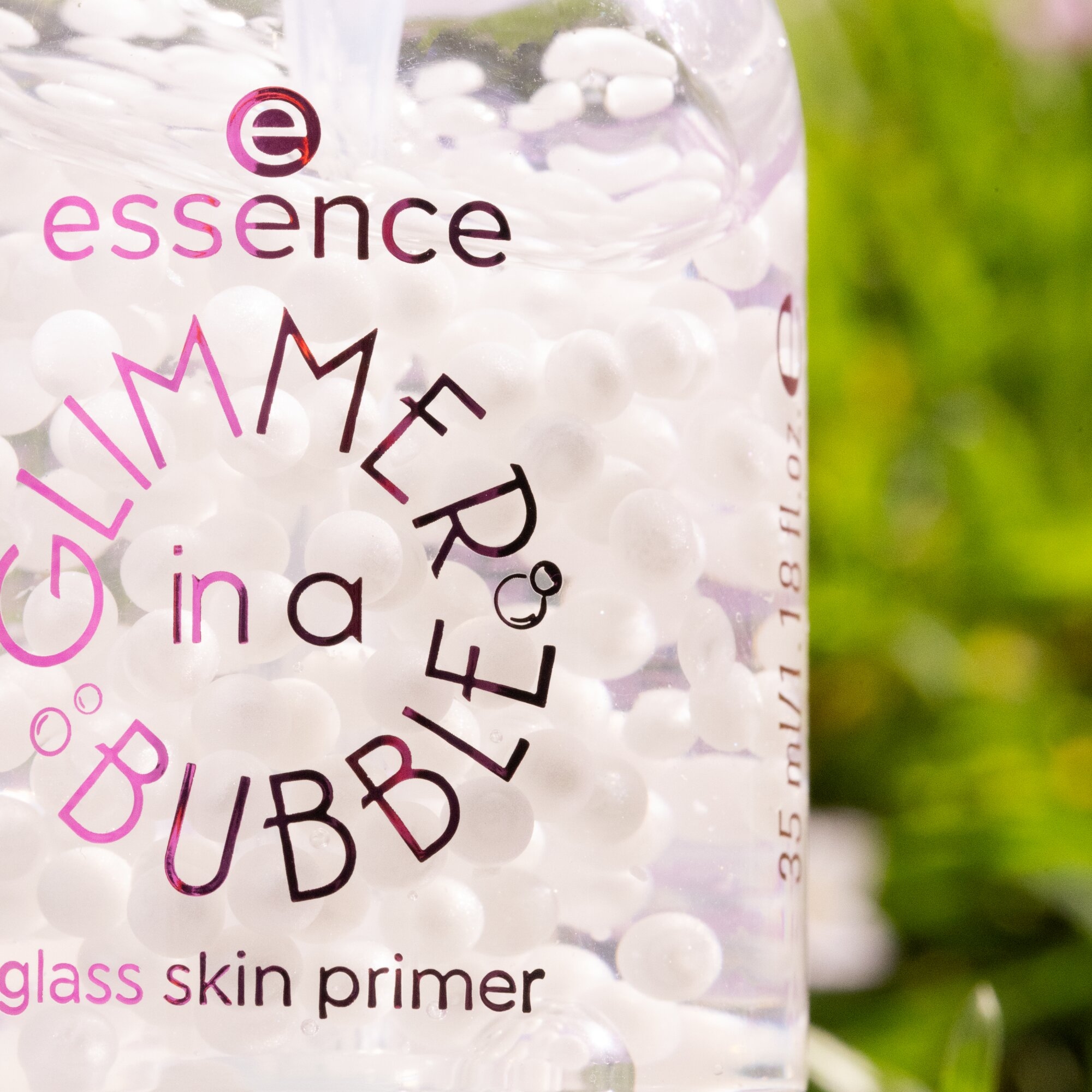 Essence Primer »GLIMMER IN A BUBBLE glass skin primer«