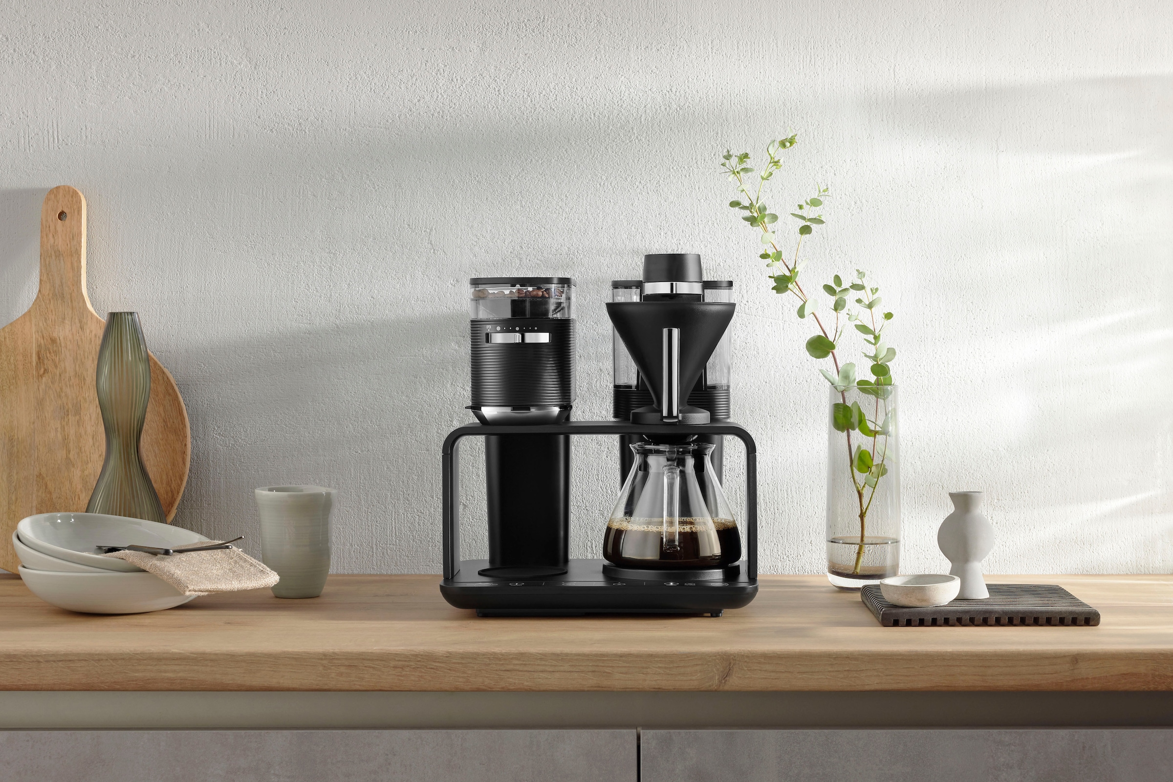 Melitta Kaffeemaschine mit Mahlwerk »EPOS® 1024-04«, 1 l Kaffeekanne, Papierfilter, 1x4, Schwarz/Gold, 360°rotierender Wasserauslauf