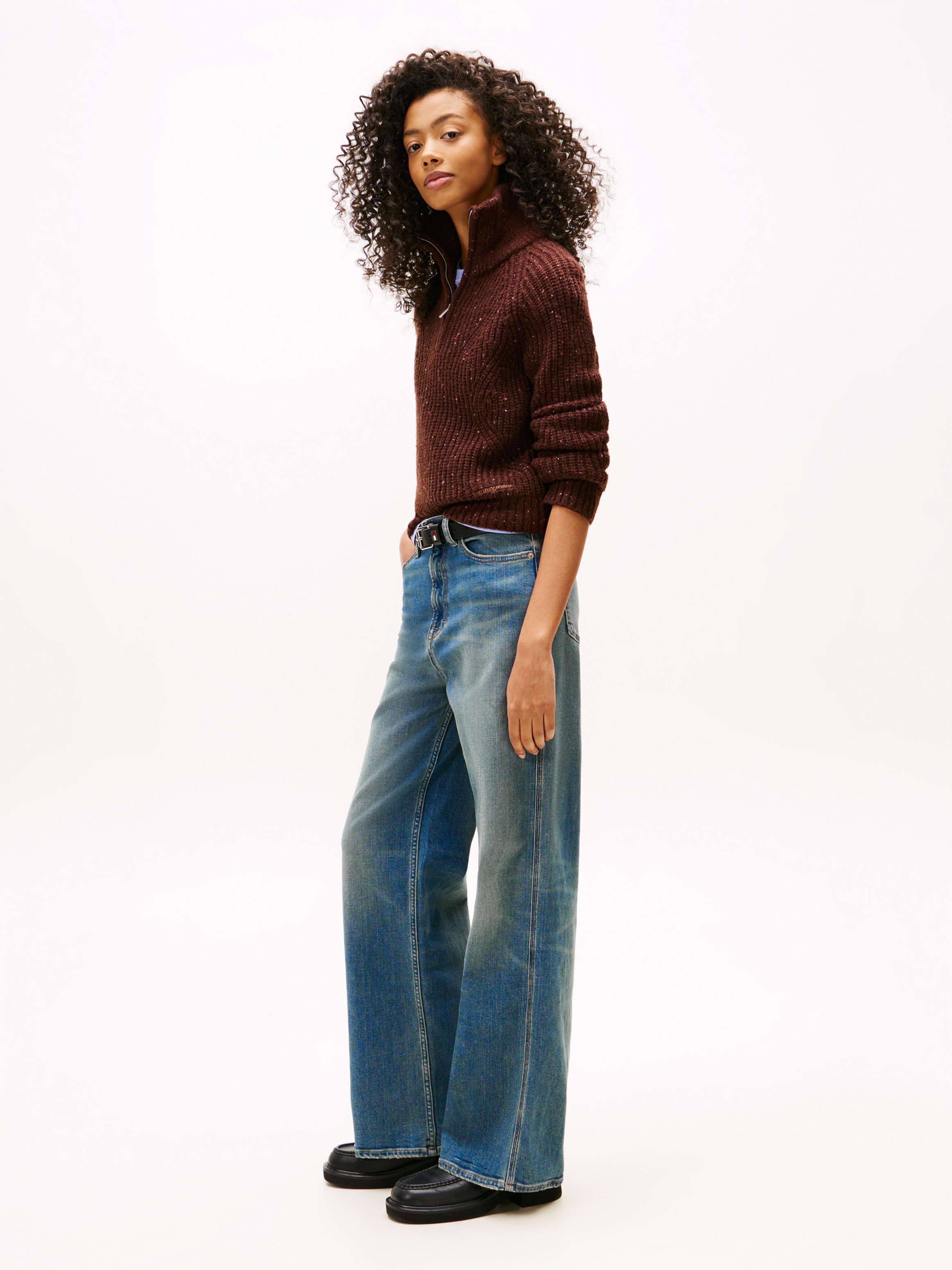 Tommy Jeans Weite Jeans »Claire High Rise«, mit Logo-Badge