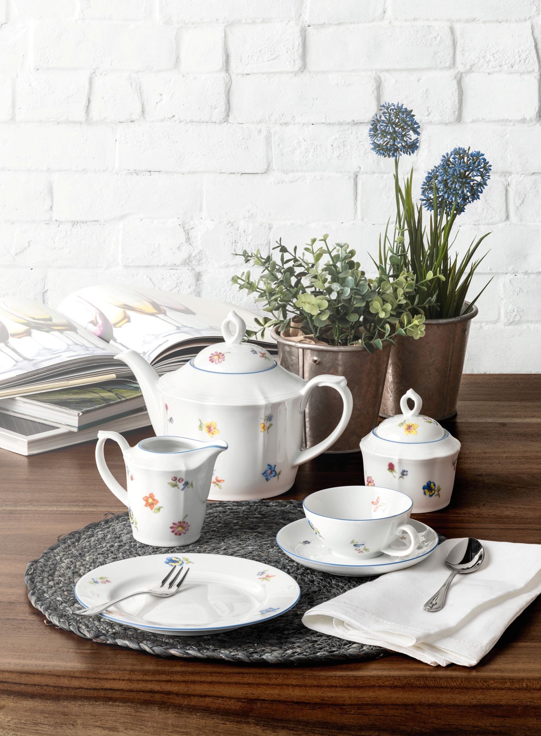 Seltmann Weiden Teeservice »Geschirr-Set Sonate Nostalgie«, (Set, 18 tlg., 6x Teeobertasse 0,14 l
6x Teeuntertasse 13 cm
6x Brotteller rund 17 cm), Tassen, Untertassen, Teller, Made in Germany, 18 Teile, für 6 Personen