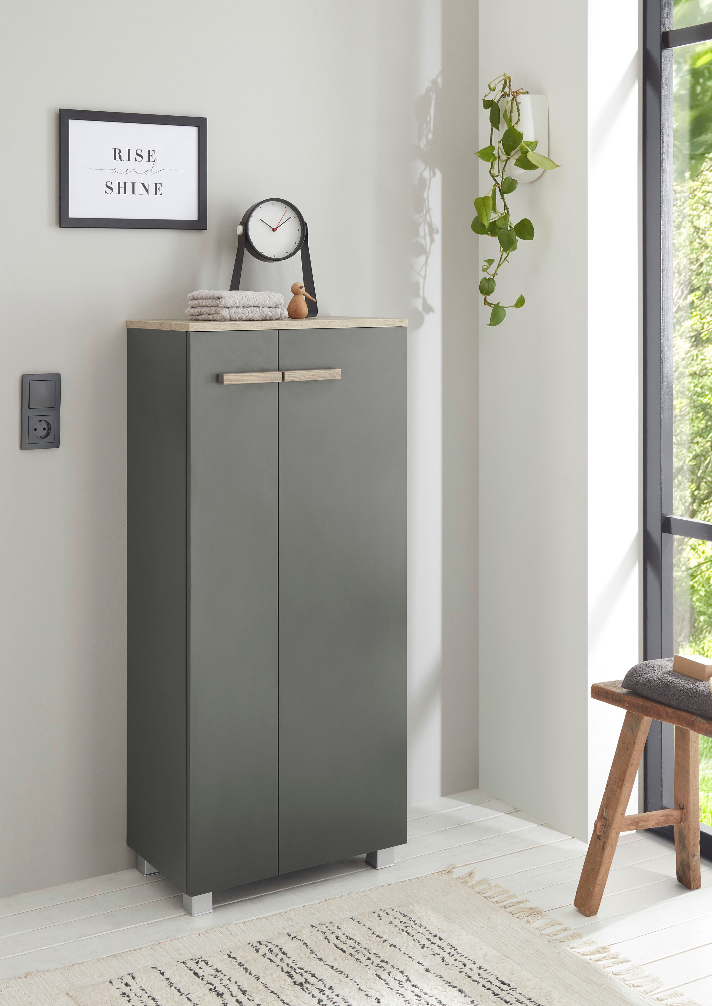 PLACES OF STYLE Midischrank »SOLiD, Badschrank im modernen Design, Schrank mit Holzgriffen« in zwei Farben verfügbar, mit Stauraum, stehend o. hängend montierbar