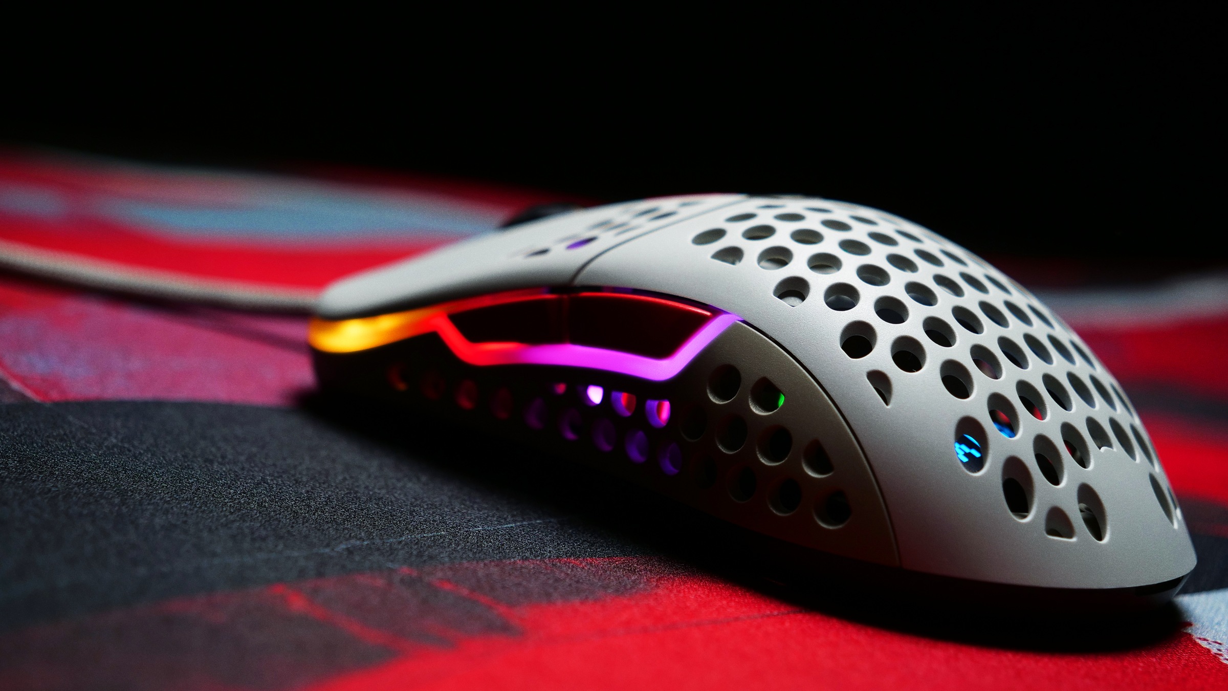 Cherry Xtrfy Gaming-Maus »M42 RGB«, kabelgebunden, ultraleichte Gaming-Maus